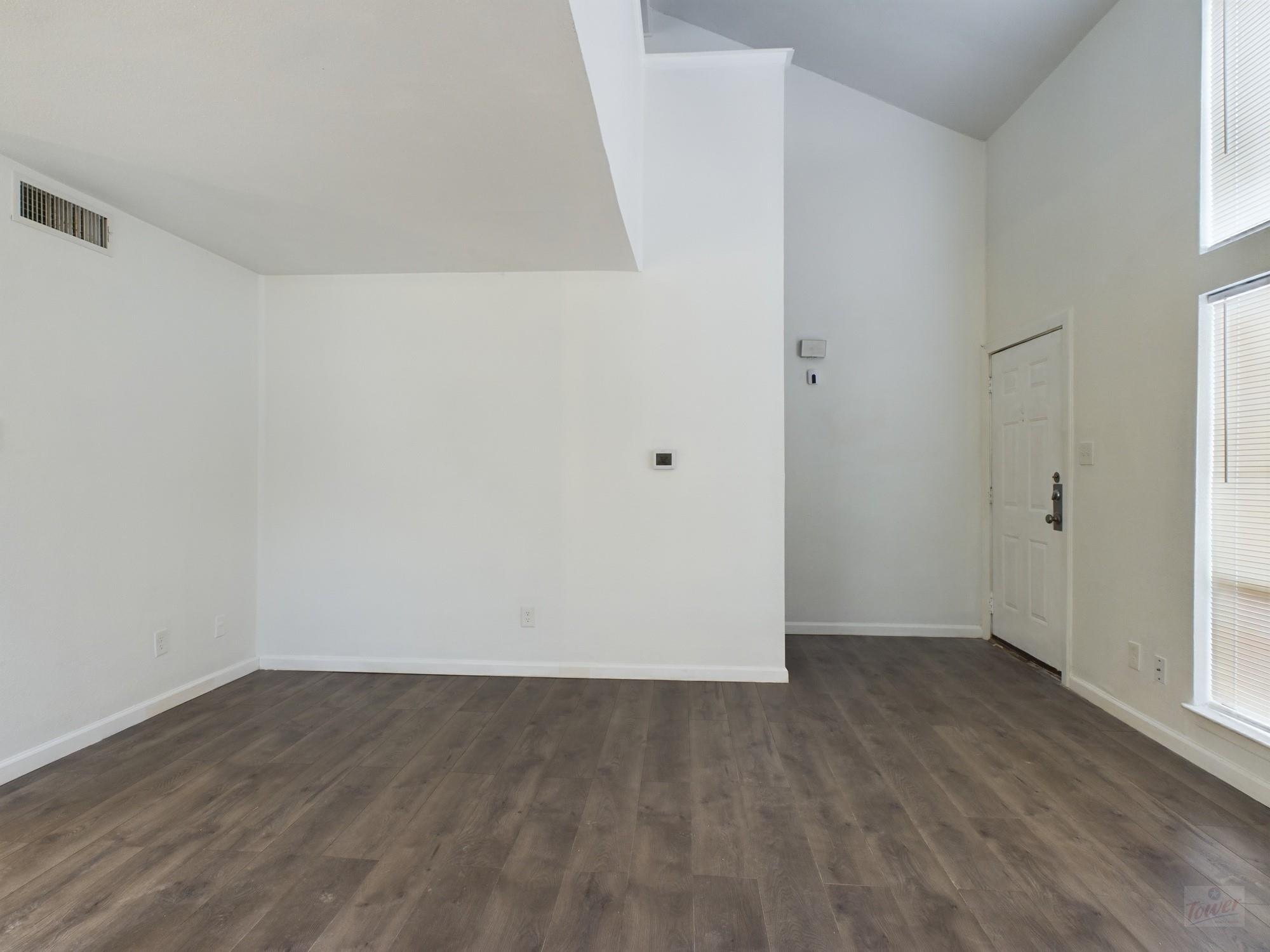 2124 Burton Dr # 140, Austin, TX 78741