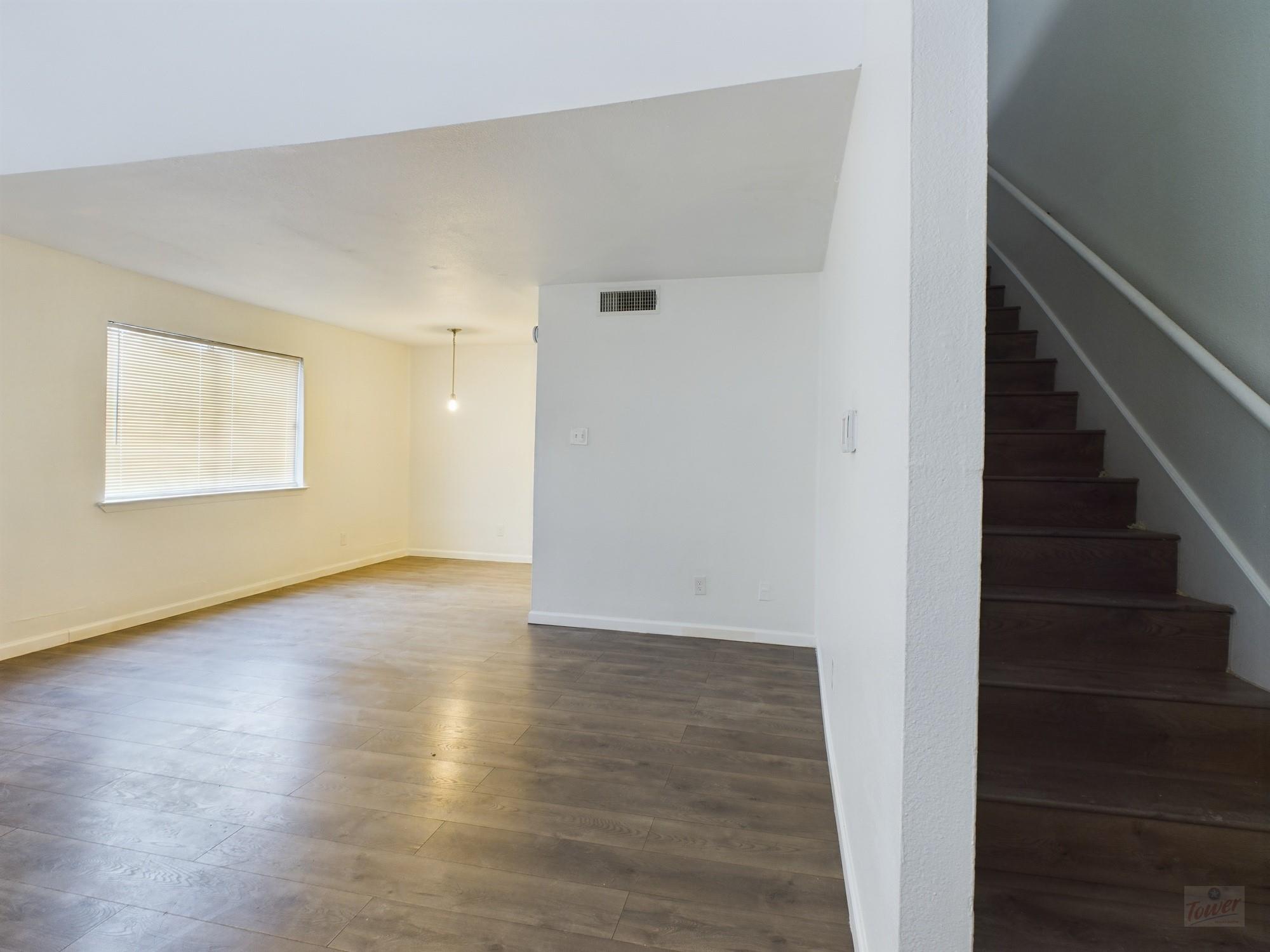 2124 Burton Dr # 140, Austin, TX 78741