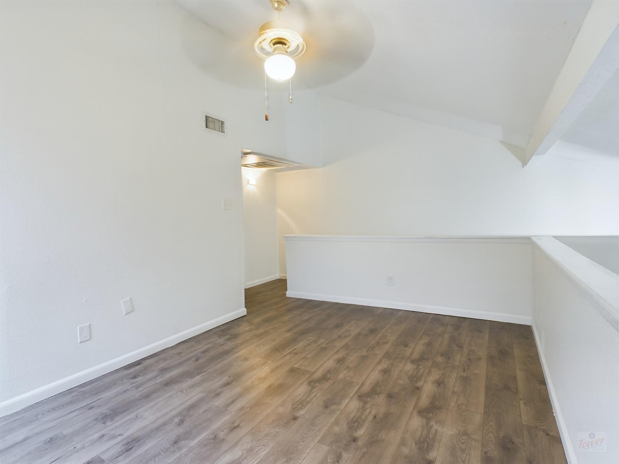 2124 Burton Dr # 140, Austin, TX 78741