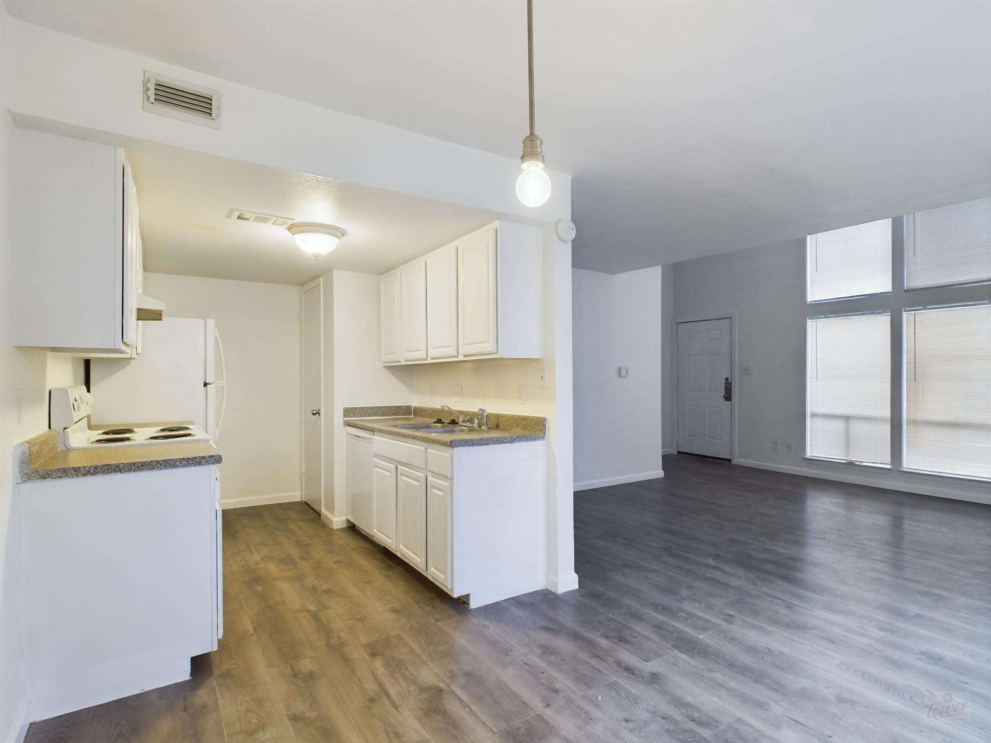 2124 Burton Dr # 140, Austin, TX 78741