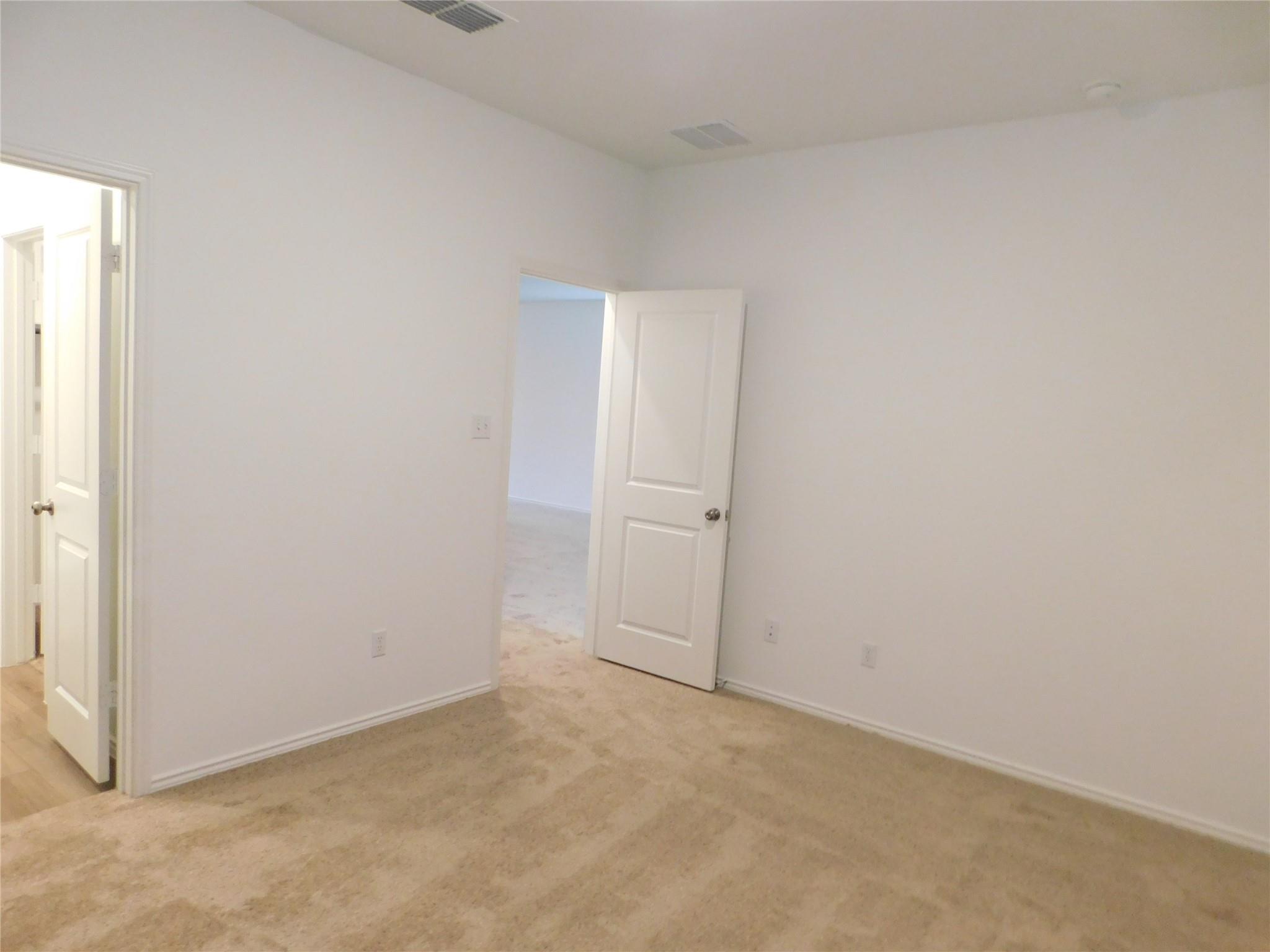 340 The Bad Way, Jarrell, TX 76537