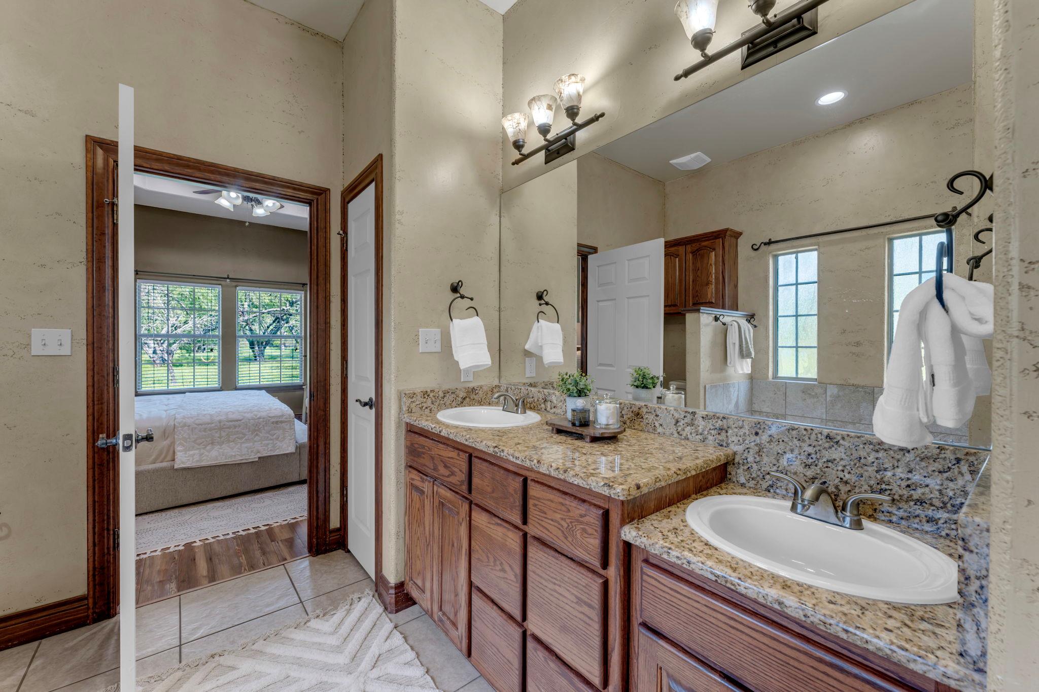 120 Zurita Trl, Marble Falls, TX 78654