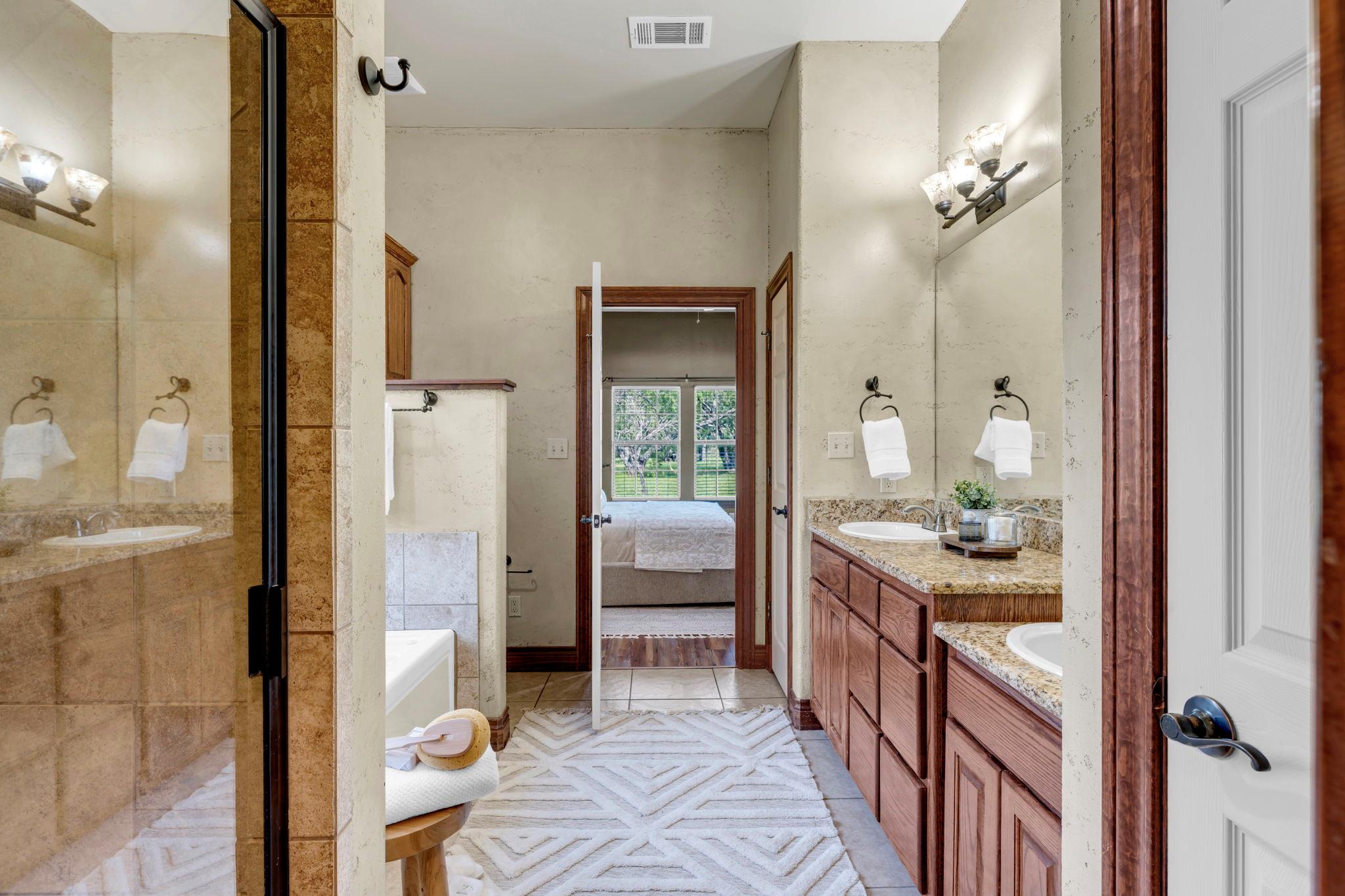 120 Zurita Trl, Marble Falls, TX 78654