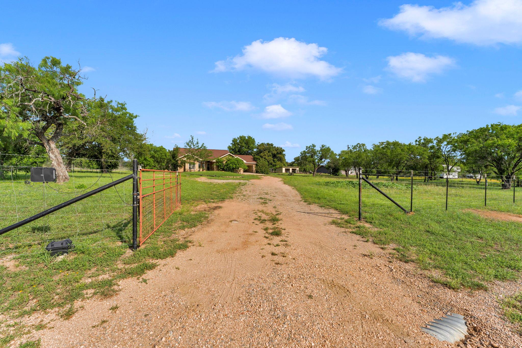 120 Zurita Trl, Marble Falls, TX 78654
