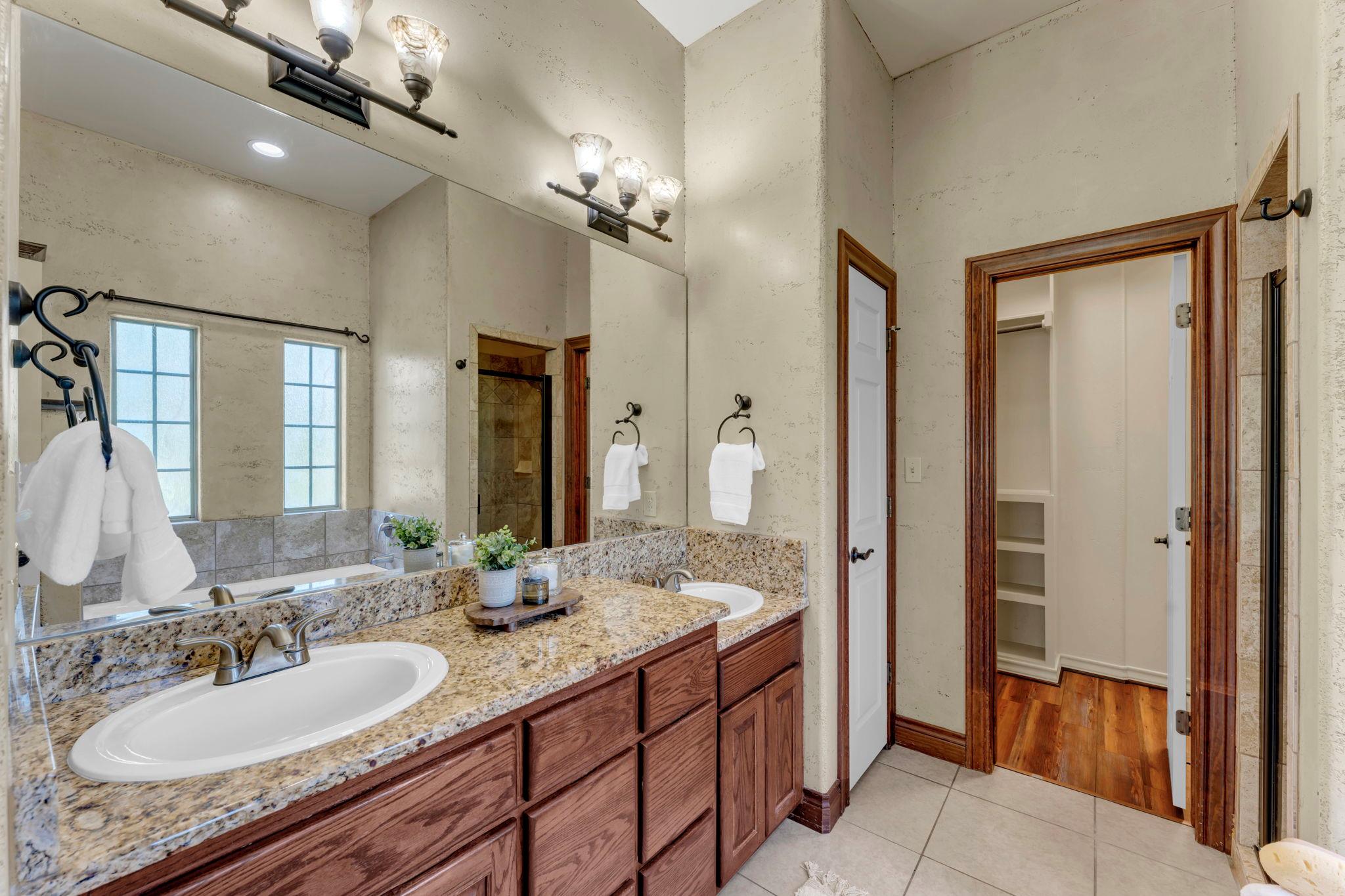 120 Zurita Trl, Marble Falls, TX 78654