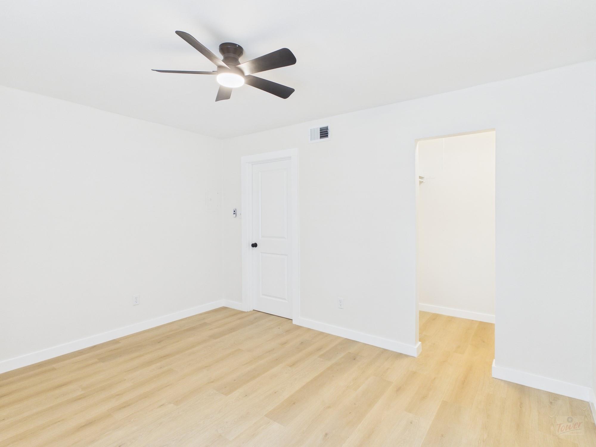 2124 Burton Dr # 105, Austin, TX 78741