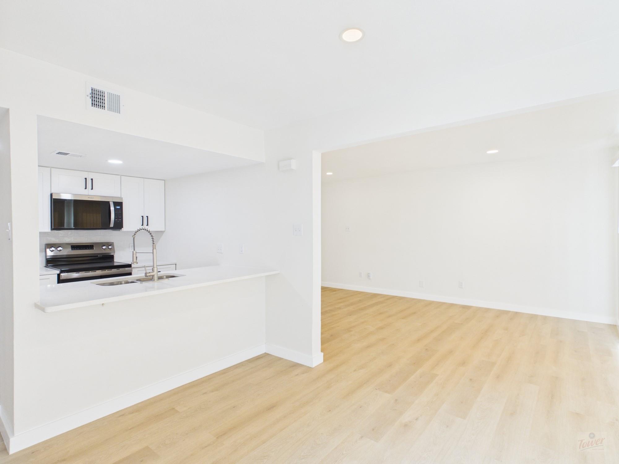 2124 Burton Dr # 105, Austin, TX 78741