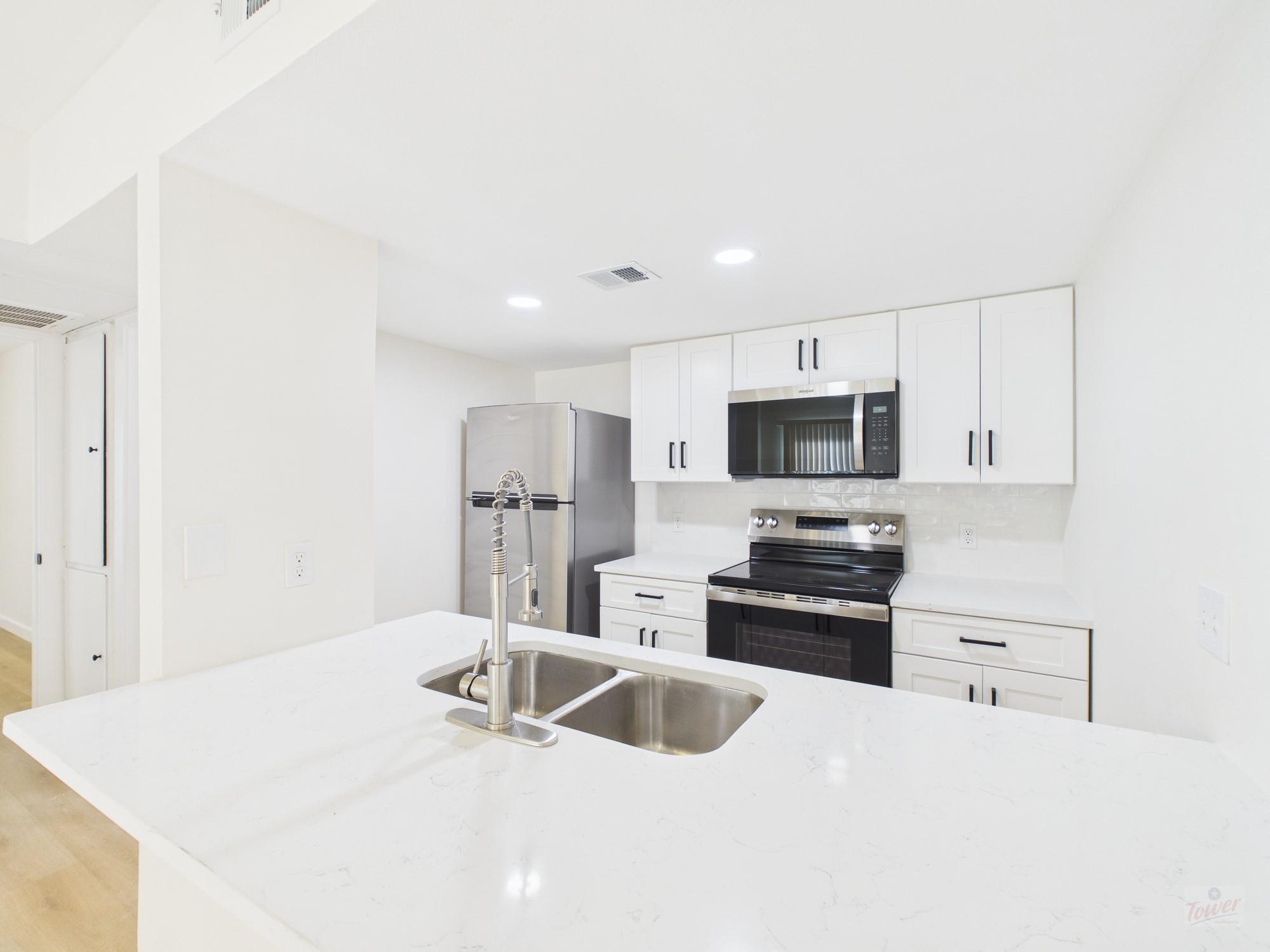 2124 Burton Dr # 105, Austin, TX 78741