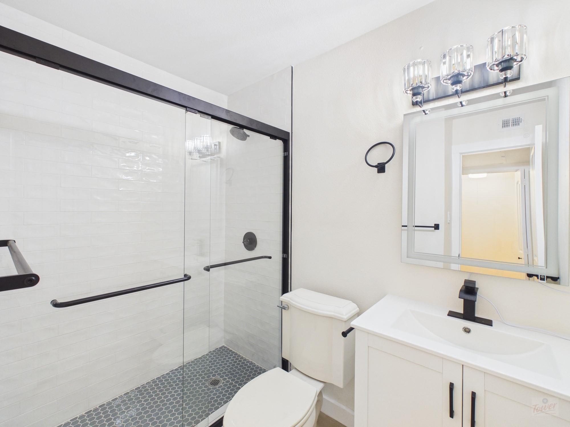 2124 Burton Dr # 105, Austin, TX 78741