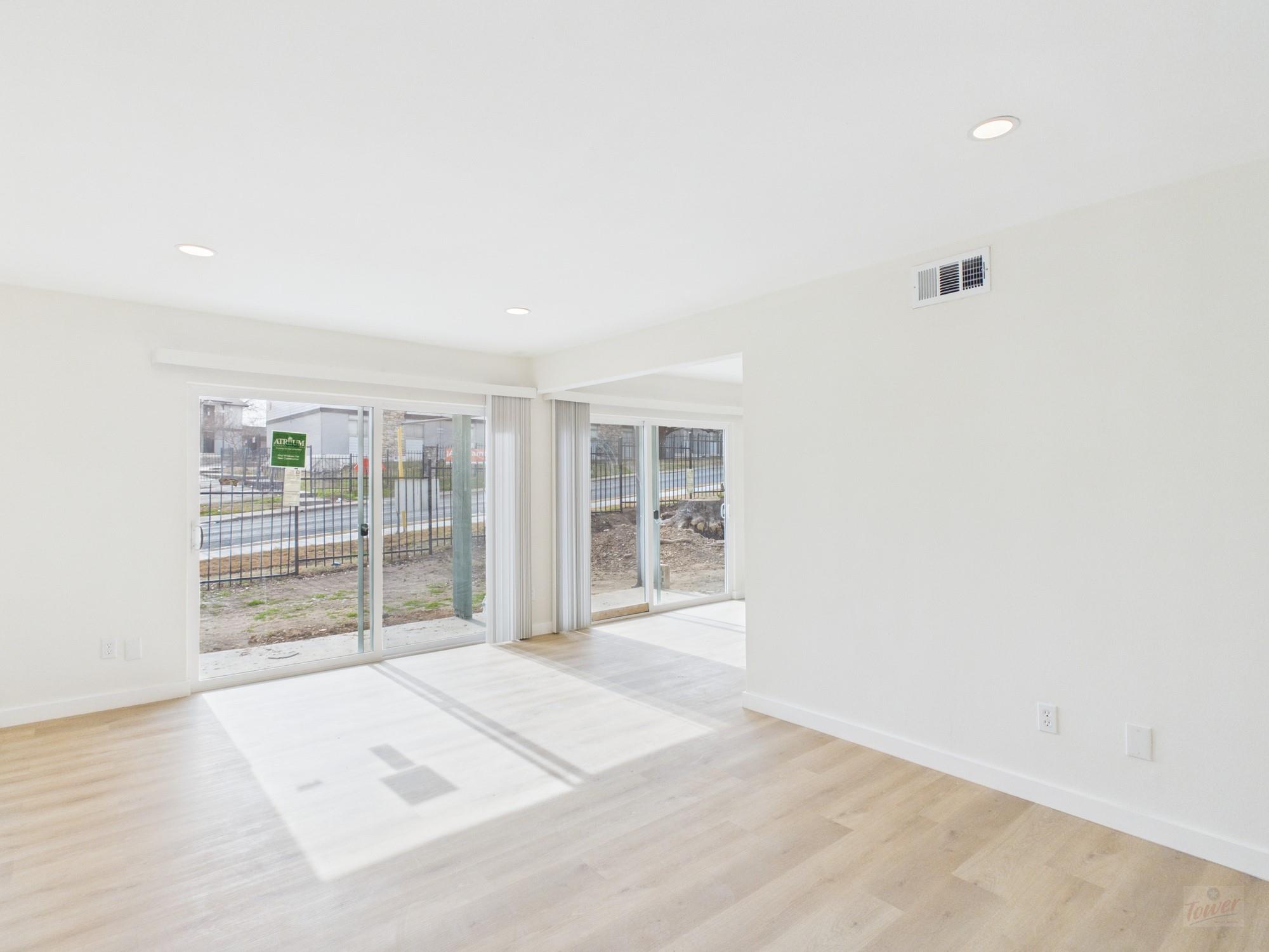 2124 Burton Dr # 105, Austin, TX 78741