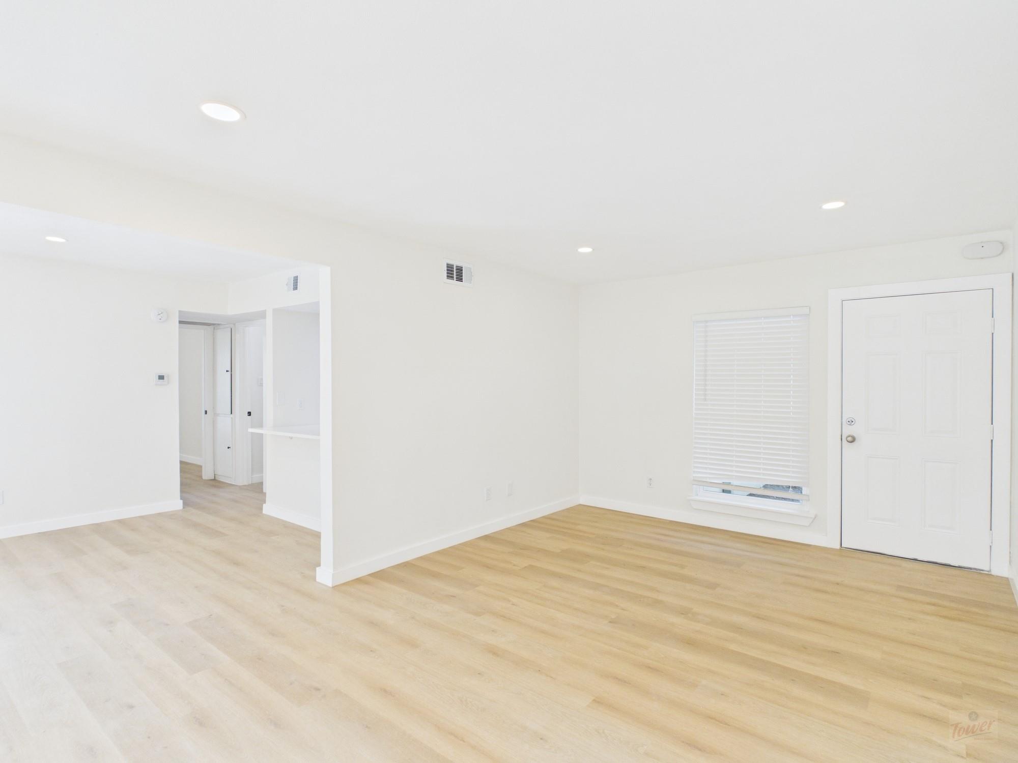 2124 Burton Dr # 105, Austin, TX 78741