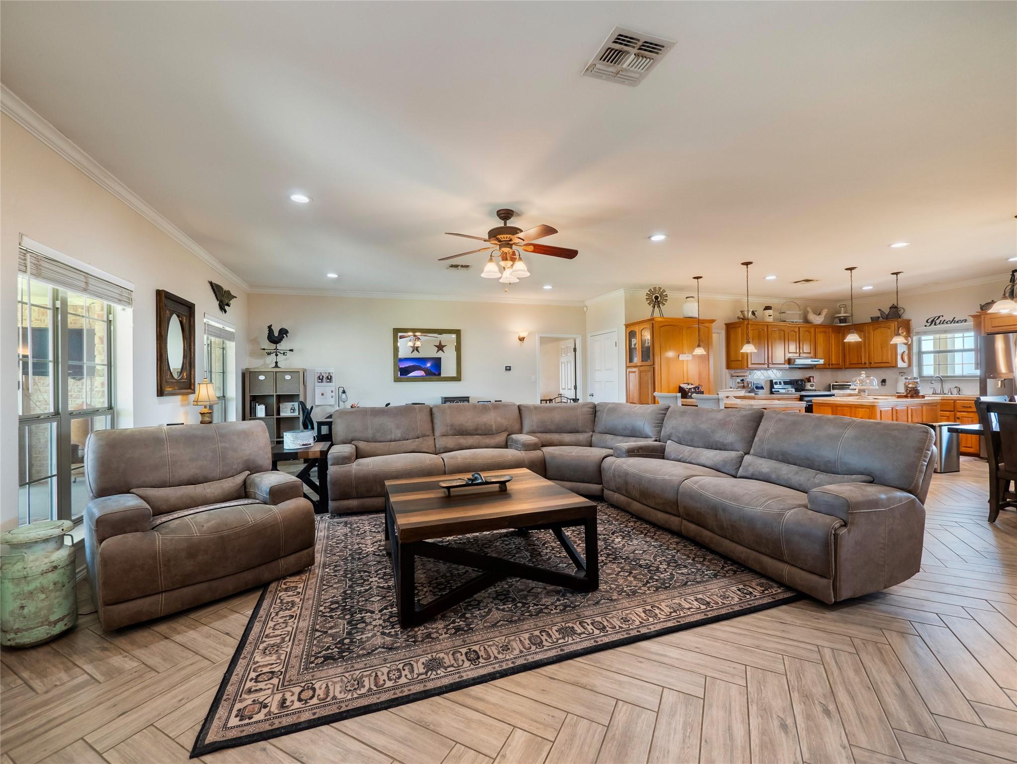 700 FM 431, Lott, TX 76656