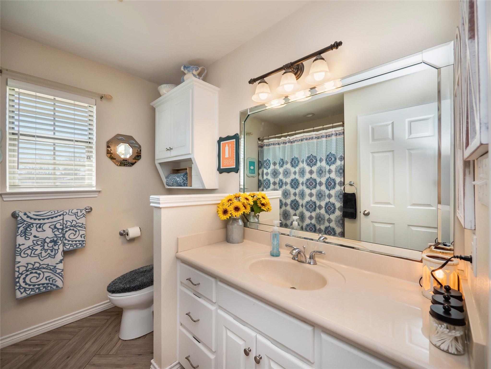 700 FM 431, Lott, TX 76656