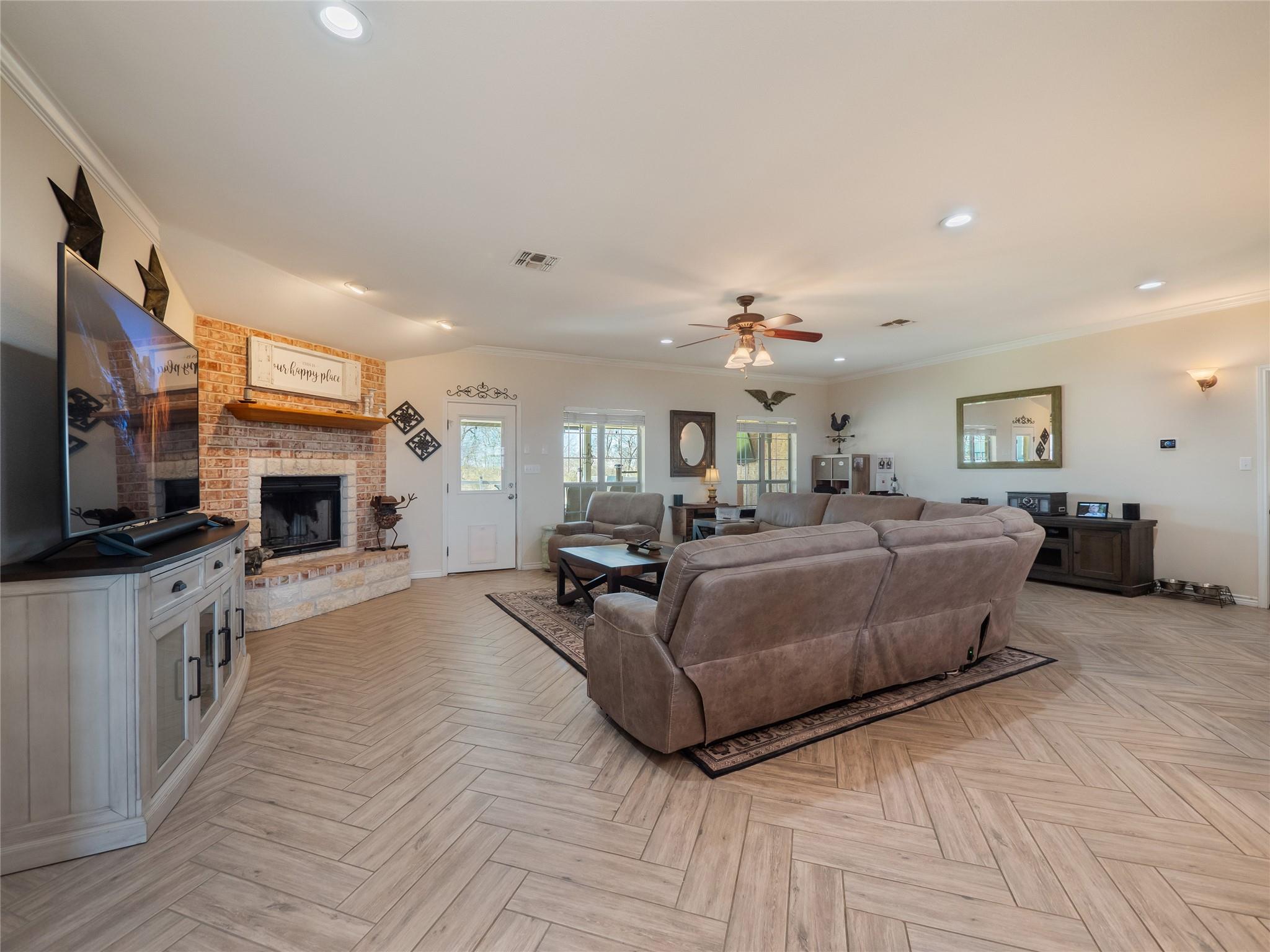 700 FM 431, Lott, TX 76656