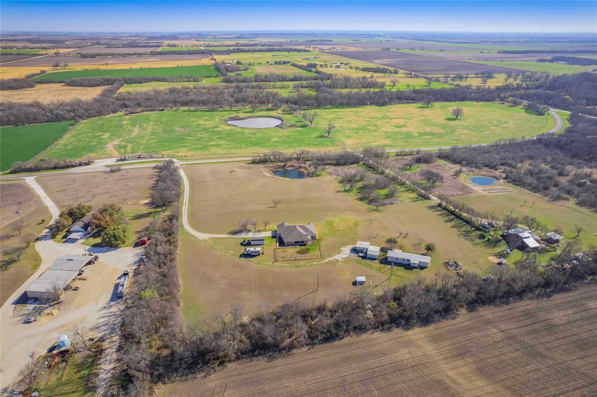 700 FM 431, Lott, TX 76656