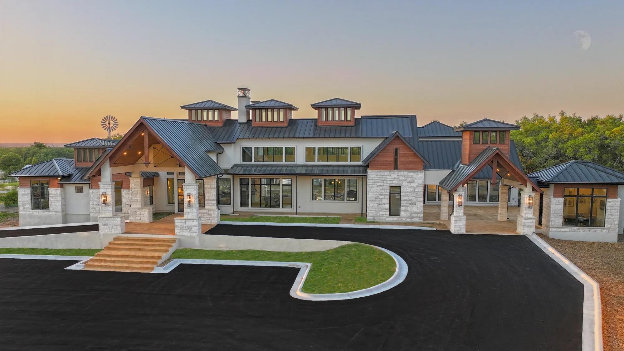 7505 E Us Highway 290, Johnson City, TX 78636