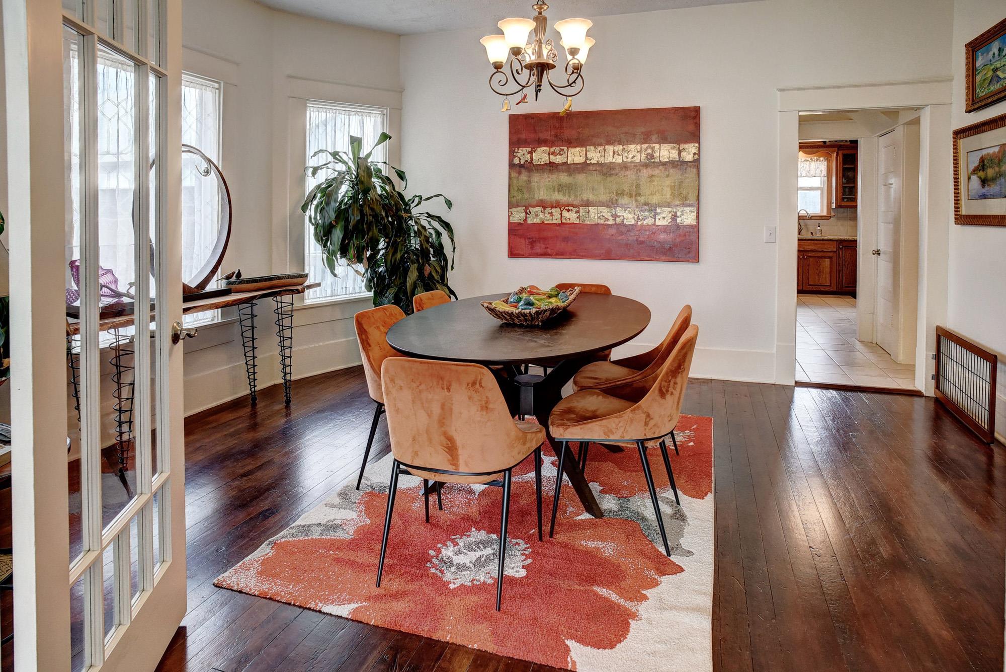 338 W Crockett St, La Grange, TX 78945