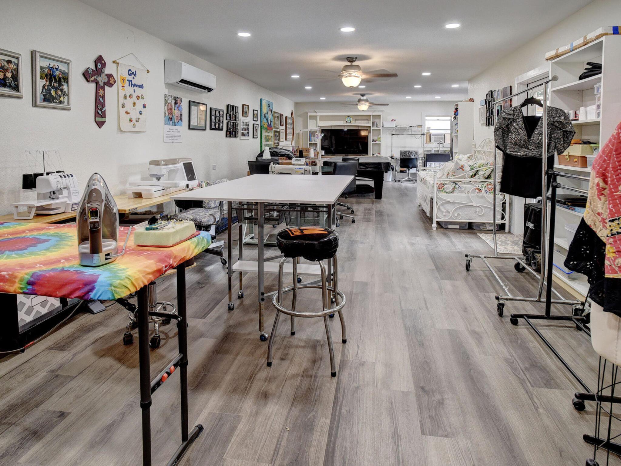 338 W Crockett St, La Grange, TX 78945