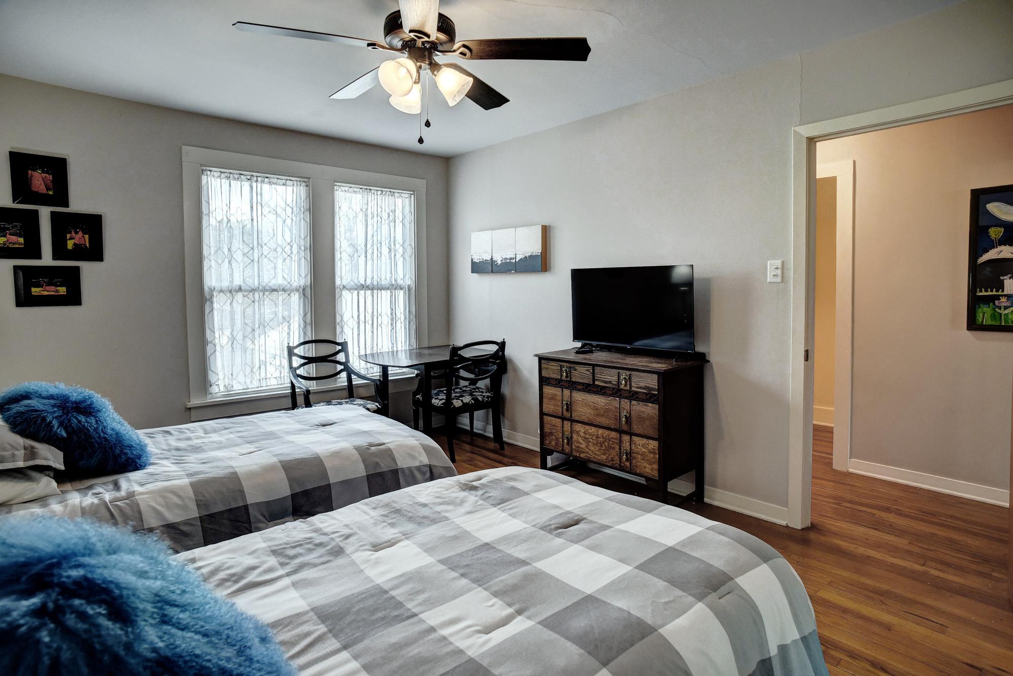 338 W Crockett St, La Grange, TX 78945