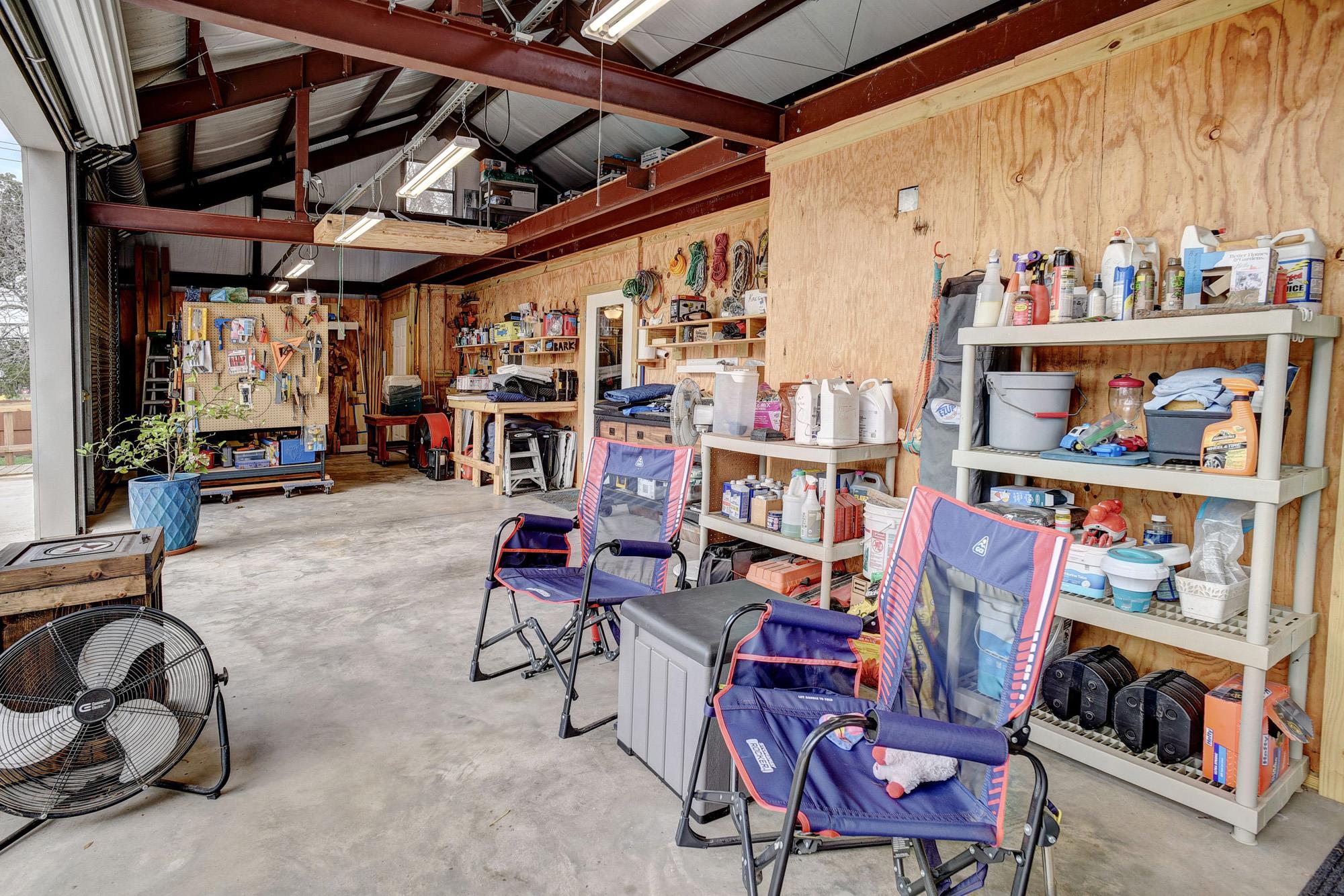 338 W Crockett St, La Grange, TX 78945