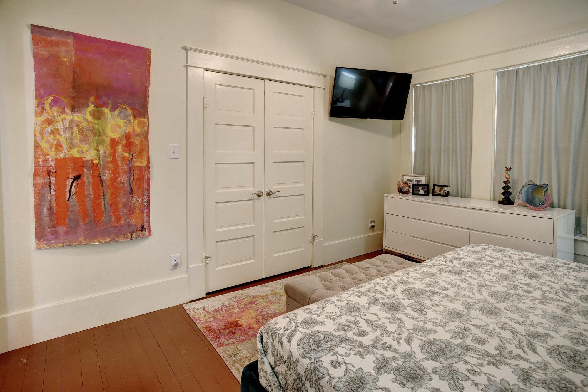 338 W Crockett St, La Grange, TX 78945