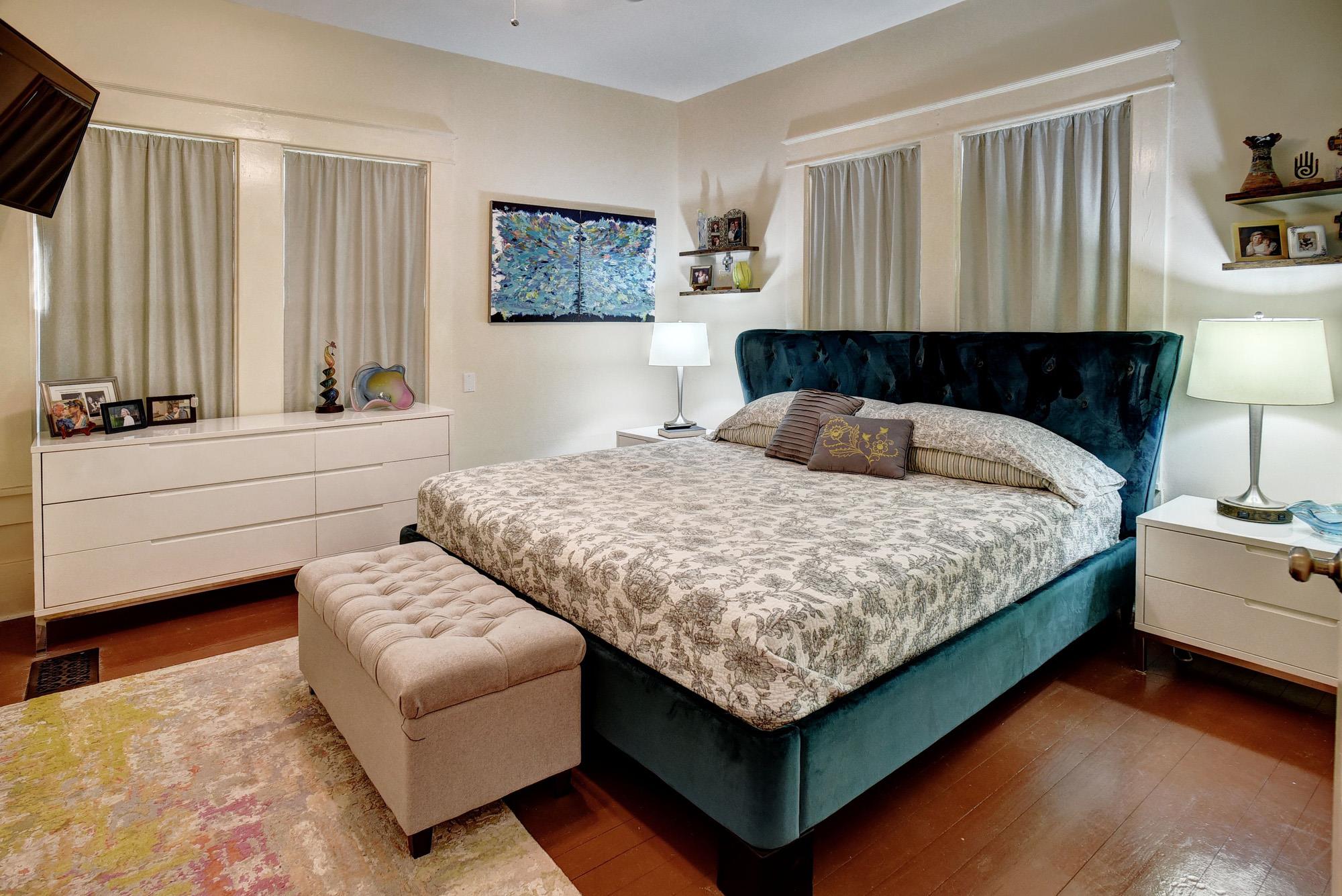 338 W Crockett St, La Grange, TX 78945