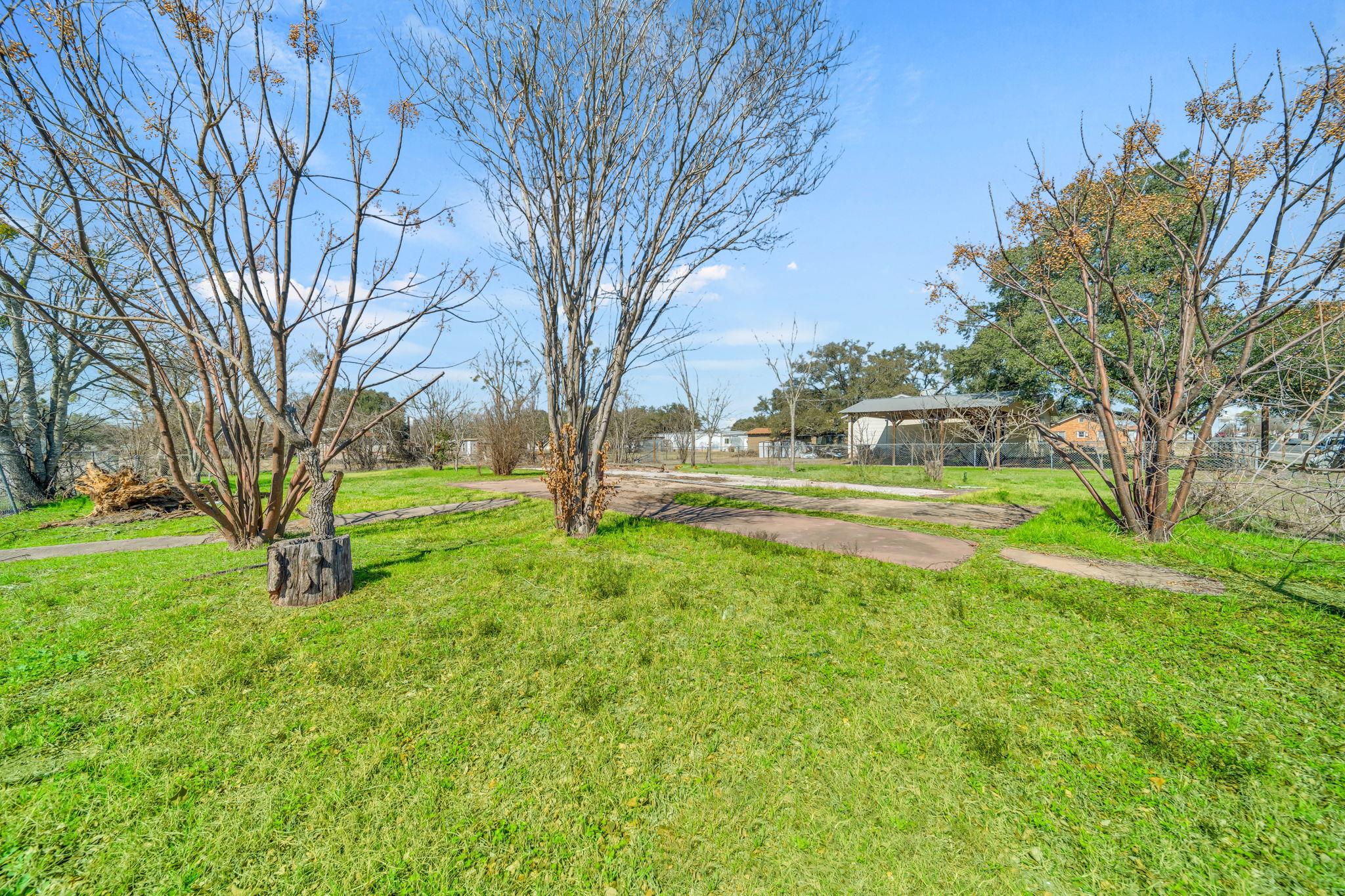 693 S Caldwell St, Giddings, TX 78942