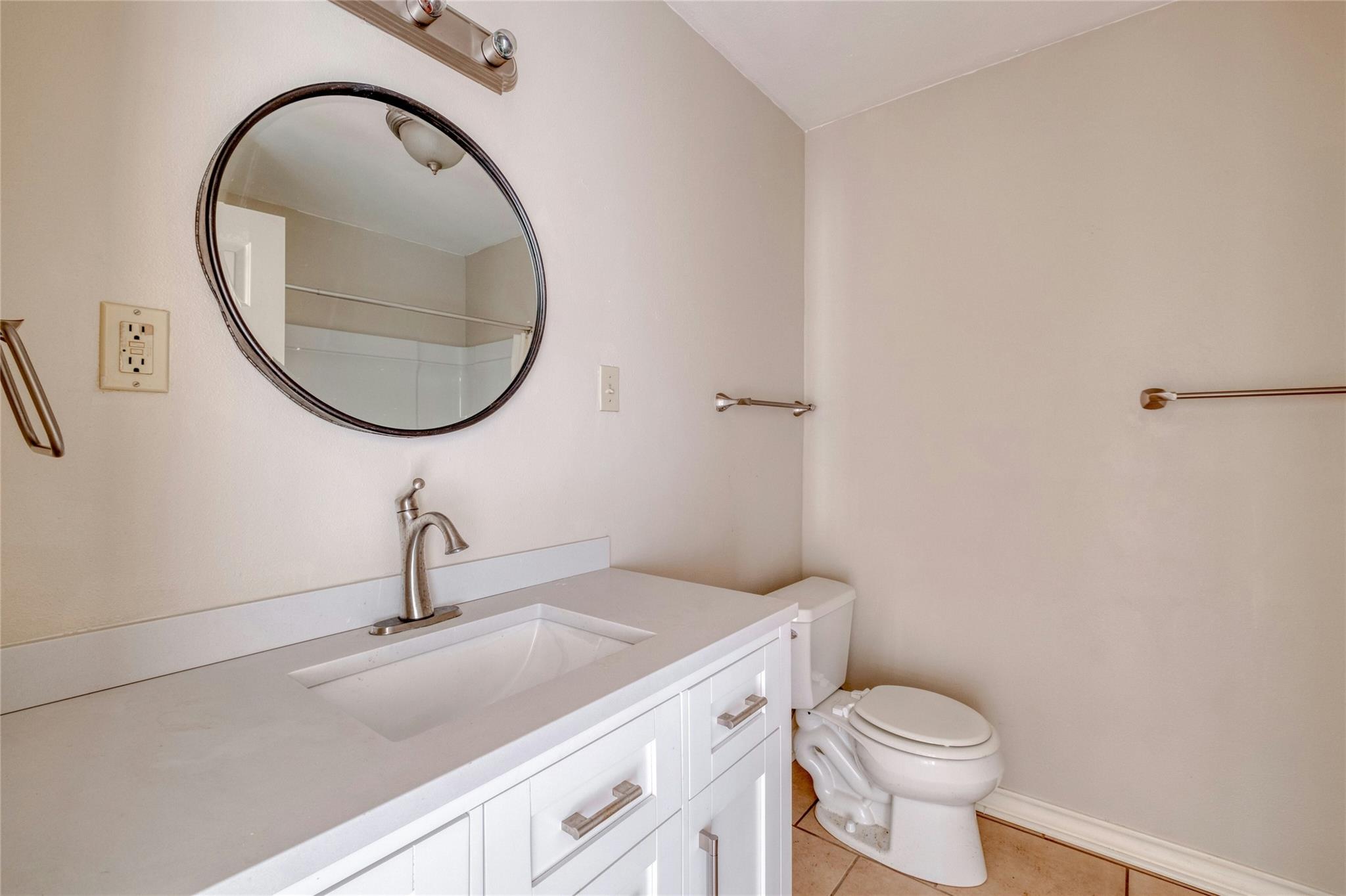 103 Robin Ln, Luling, TX 78648