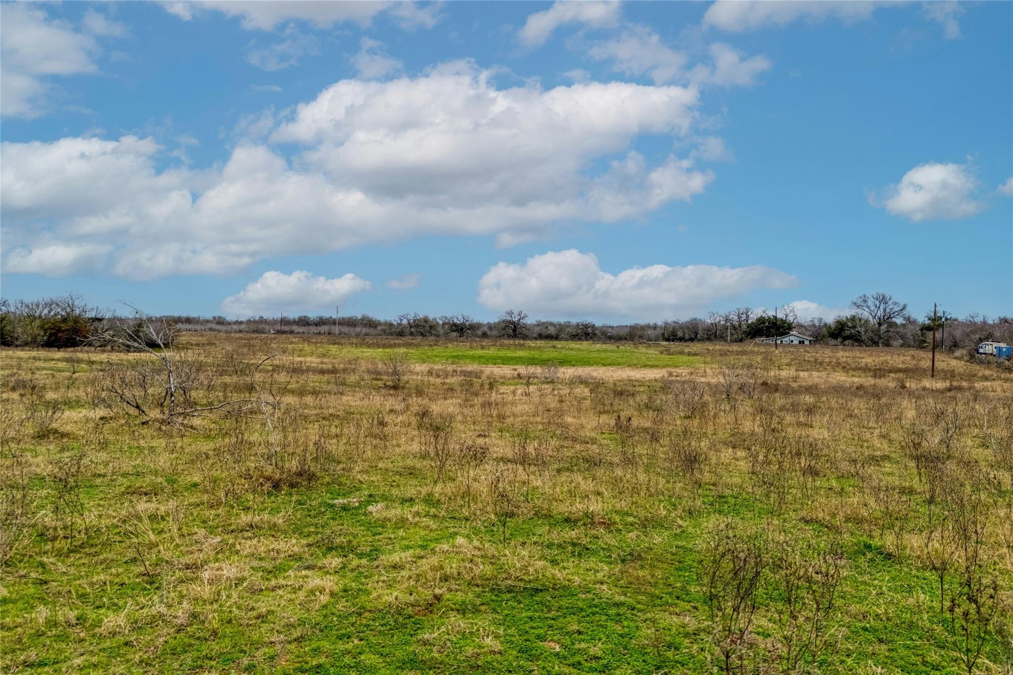 103 Robin Ln, Luling, TX 78648