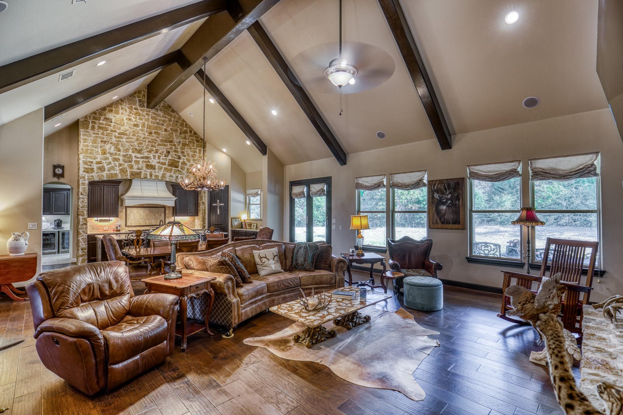 3336 County Road 326, Lexington, TX 78947