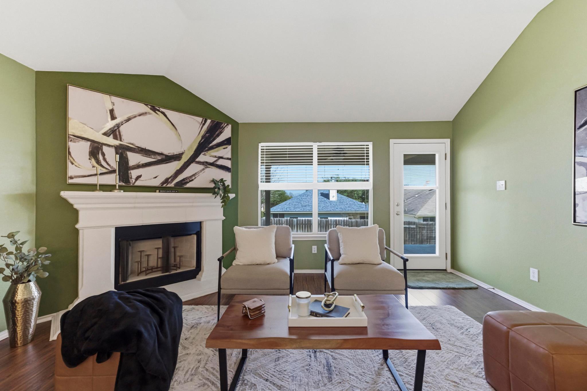 9207 Pioneer Forest Dr, Austin, TX 78744