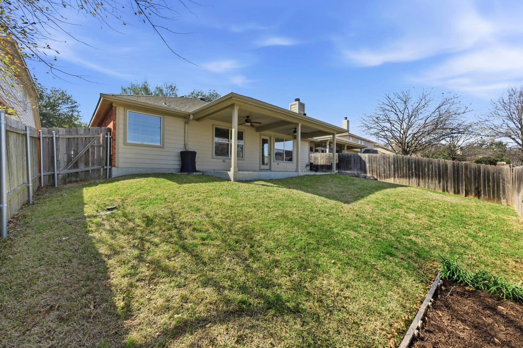 9207 Pioneer Forest Dr, Austin, TX 78744