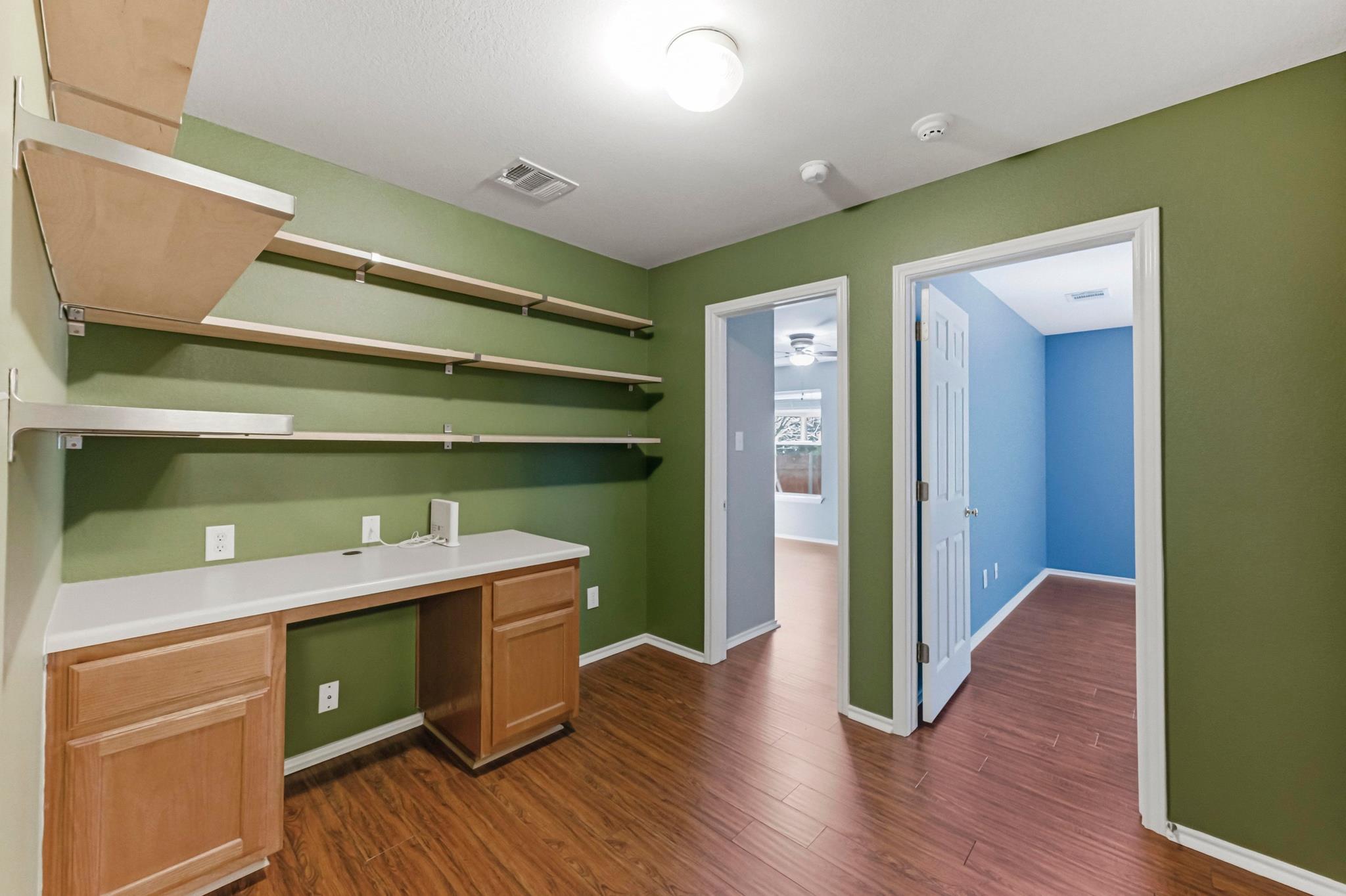 9207 Pioneer Forest Dr, Austin, TX 78744