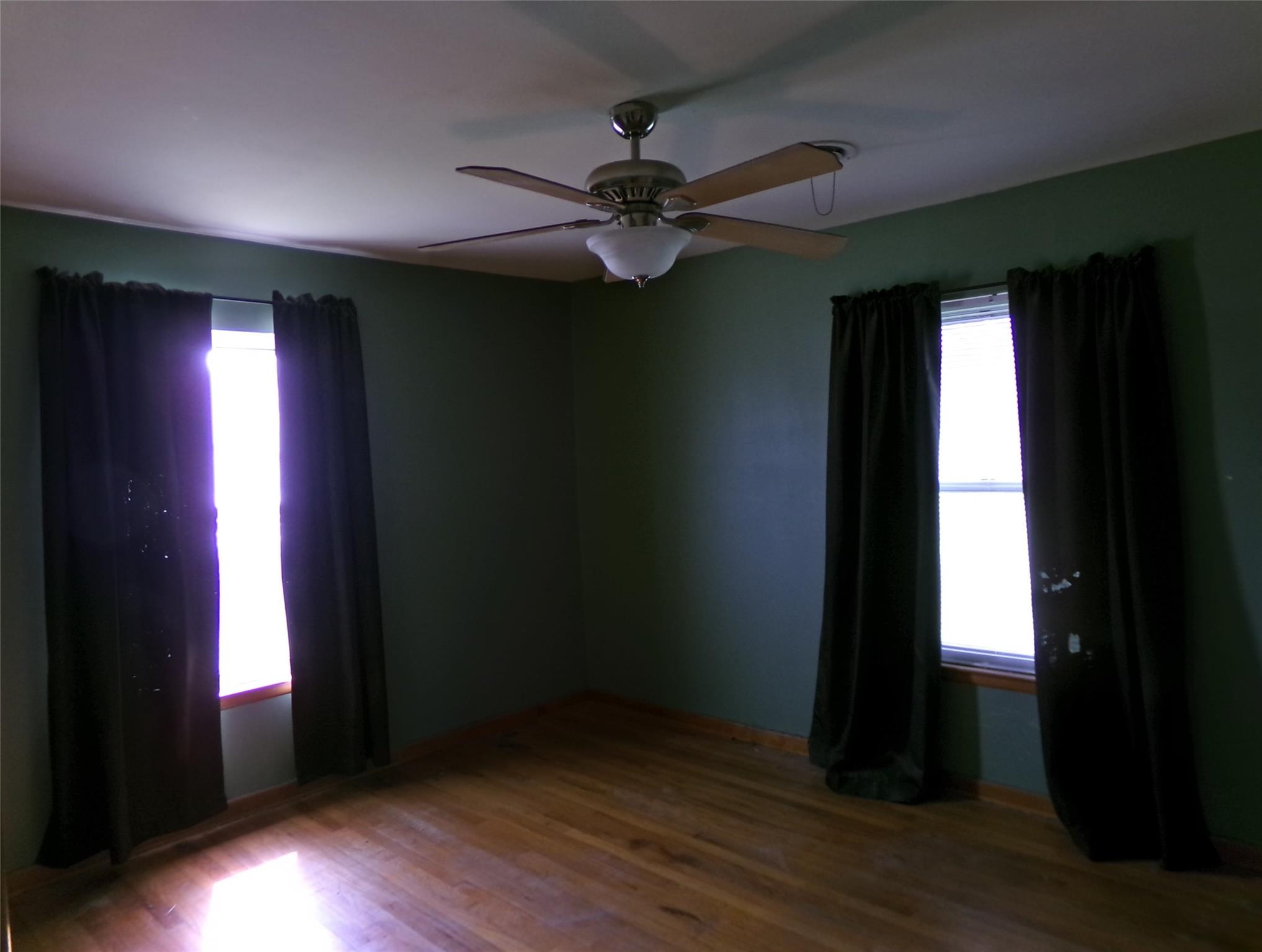 110 S Travis St, Rockdale, TX 76567