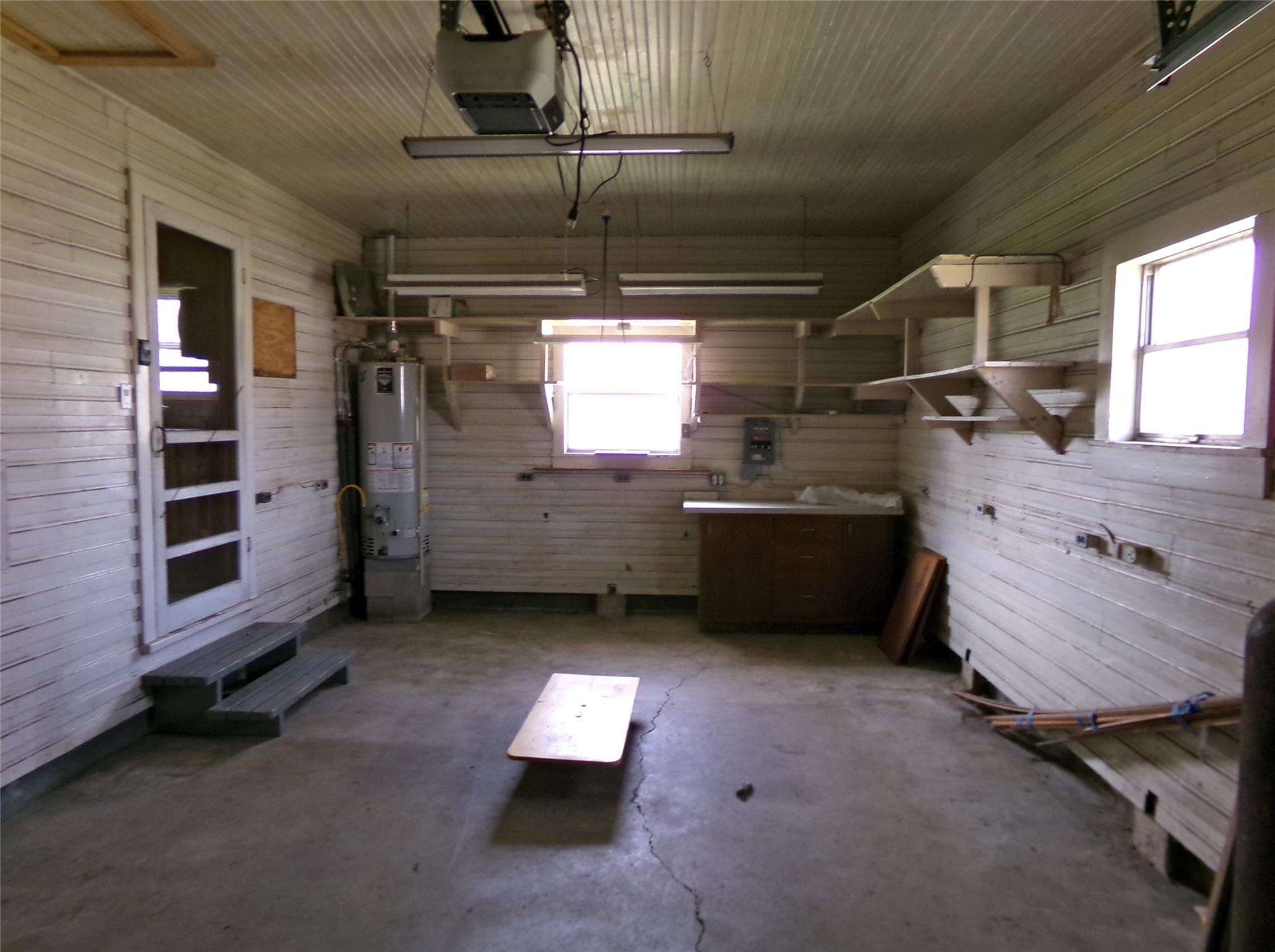 110 S Travis St, Rockdale, TX 76567