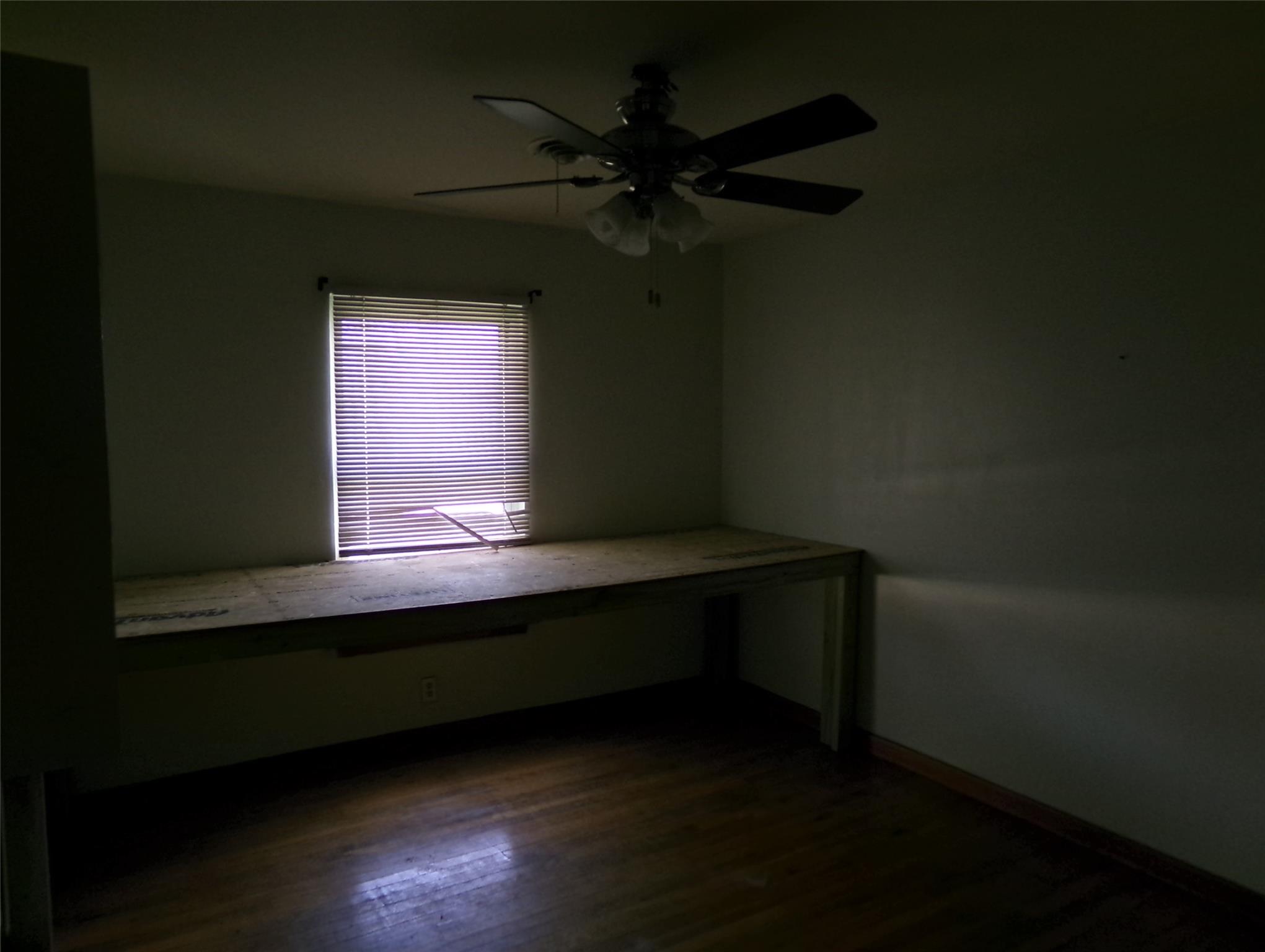 110 S Travis St, Rockdale, TX 76567