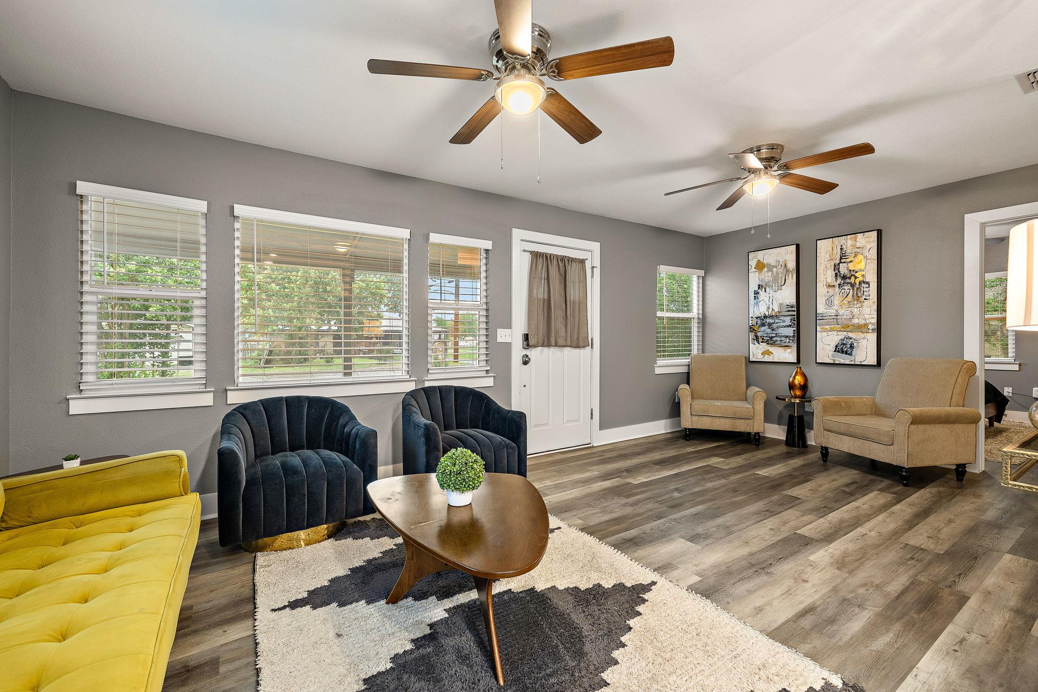 606 E 19th St, Georgetown, TX 78626