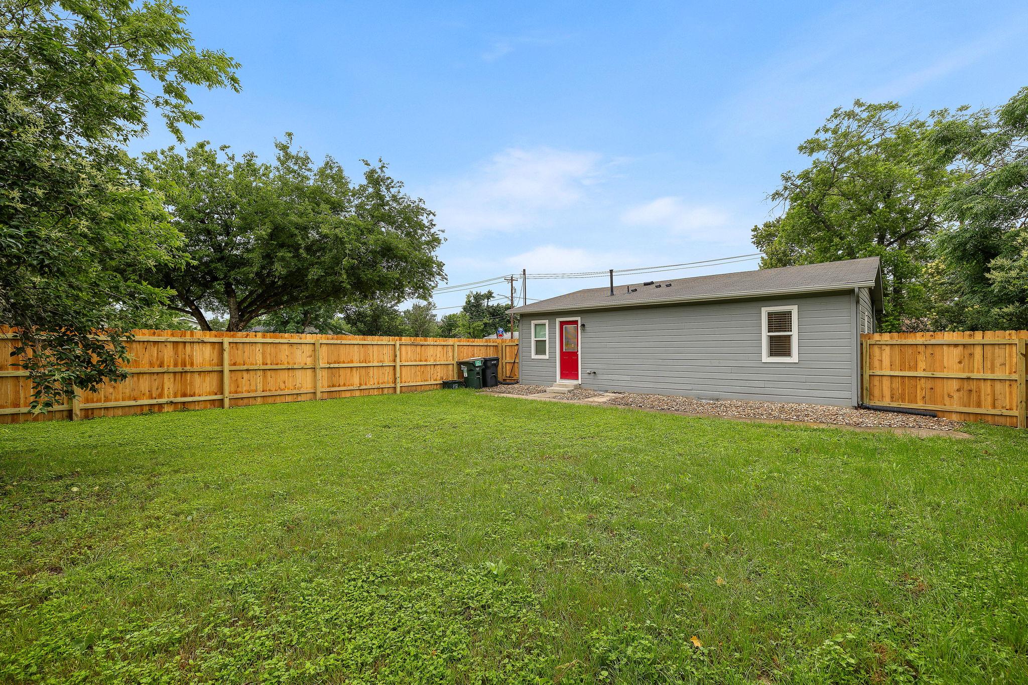 606 E 19th St, Georgetown, TX 78626