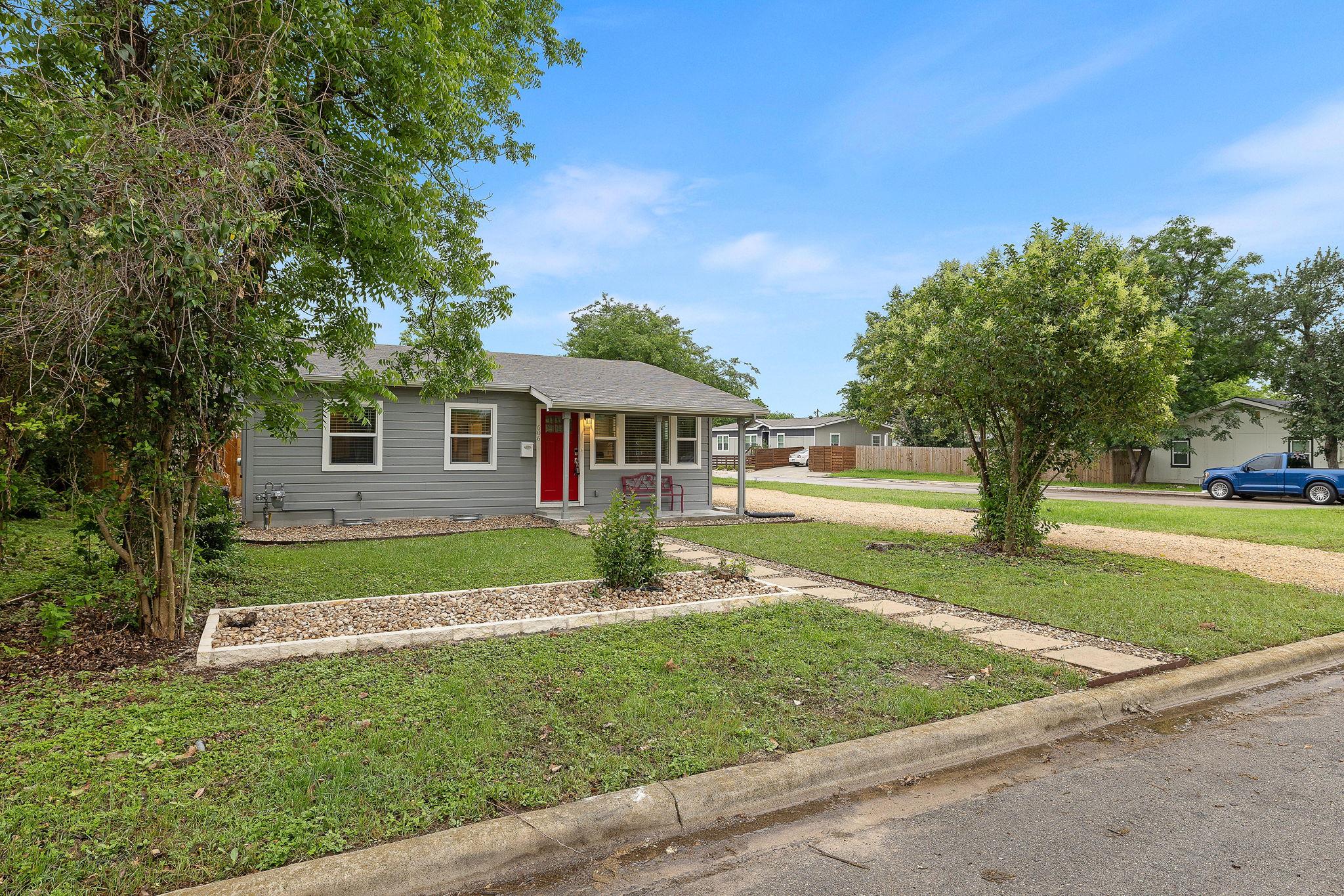 606 E 19th St, Georgetown, TX 78626