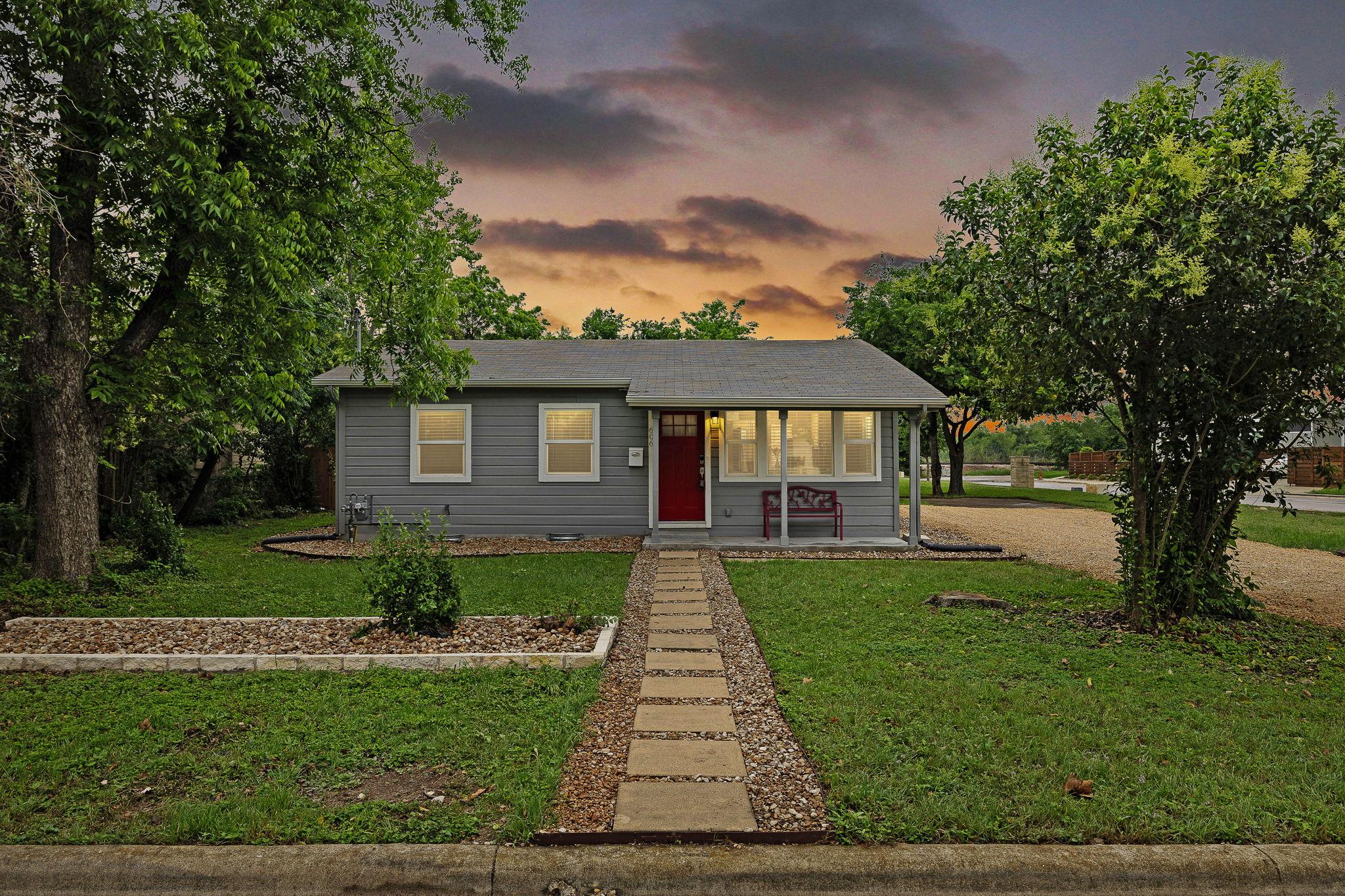 606 E 19th St, Georgetown, TX 78626