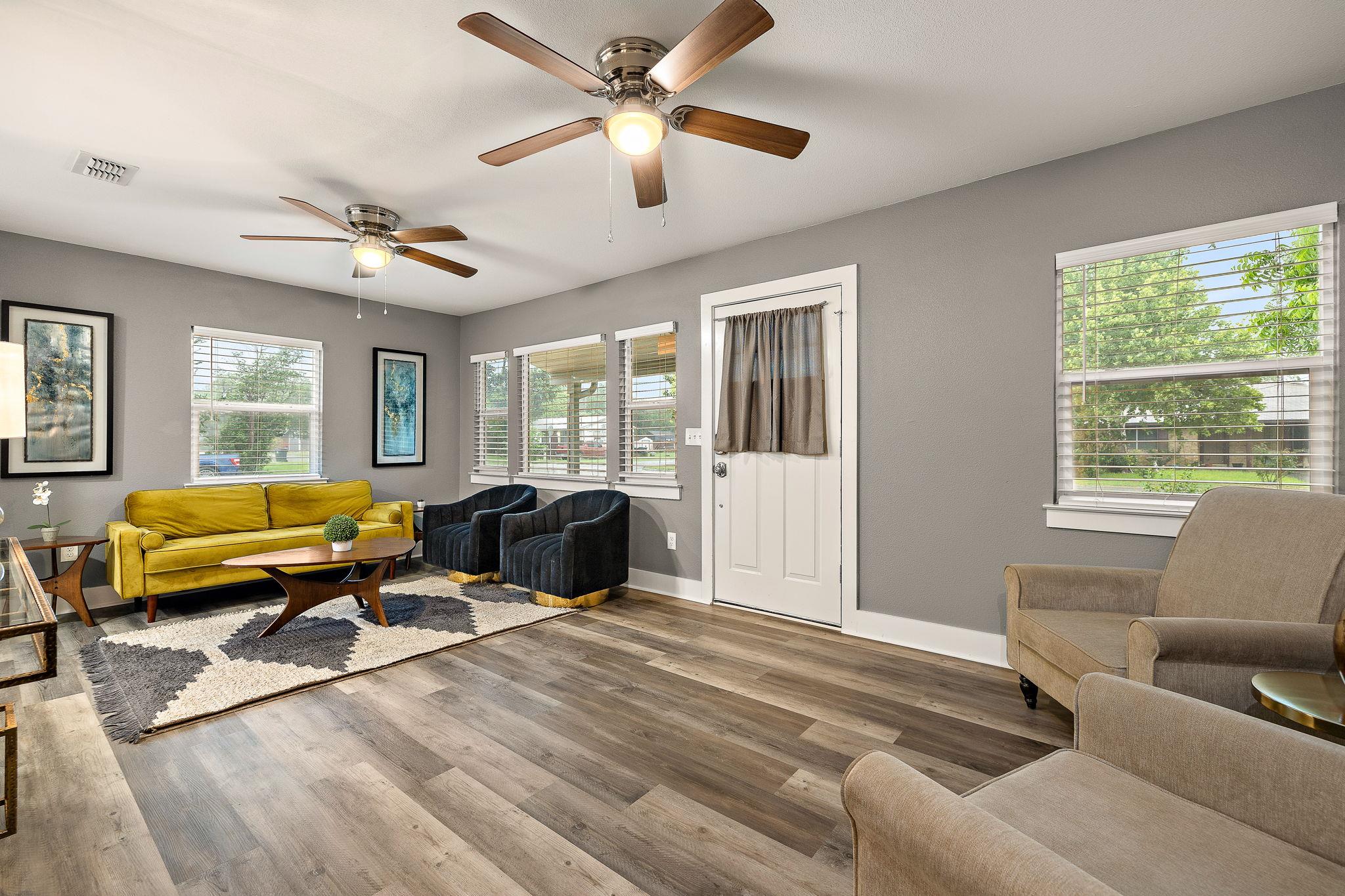 606 E 19th St, Georgetown, TX 78626