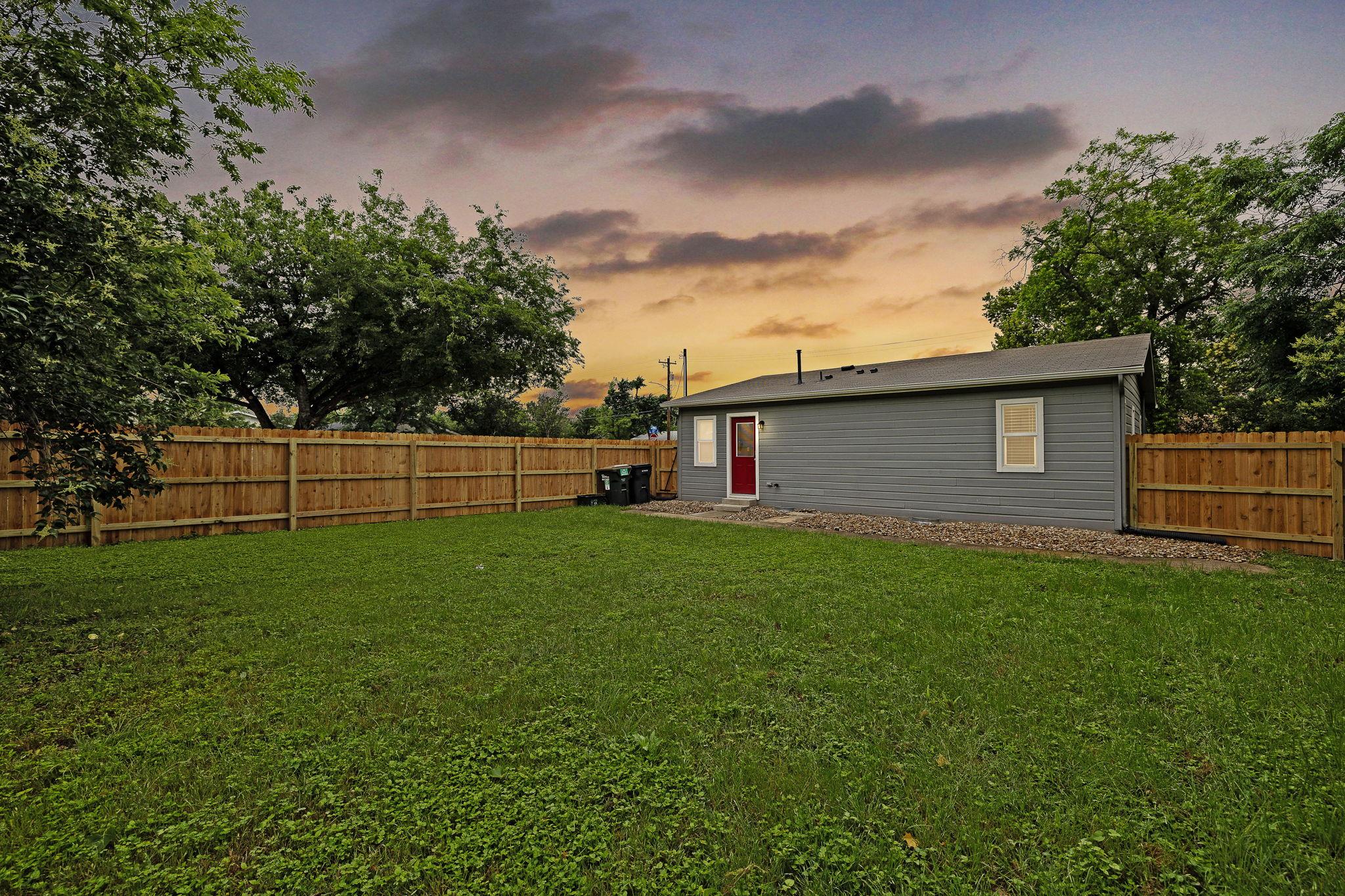 606 E 19th St, Georgetown, TX 78626