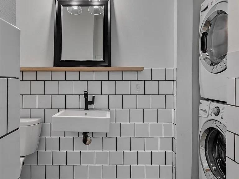 2211 Canterbury St # B, Austin, TX 78702