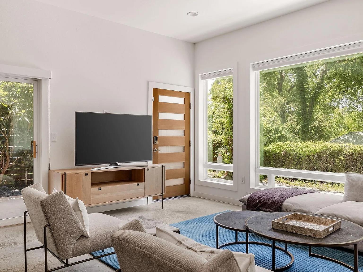 2211 Canterbury St # B, Austin, TX 78702