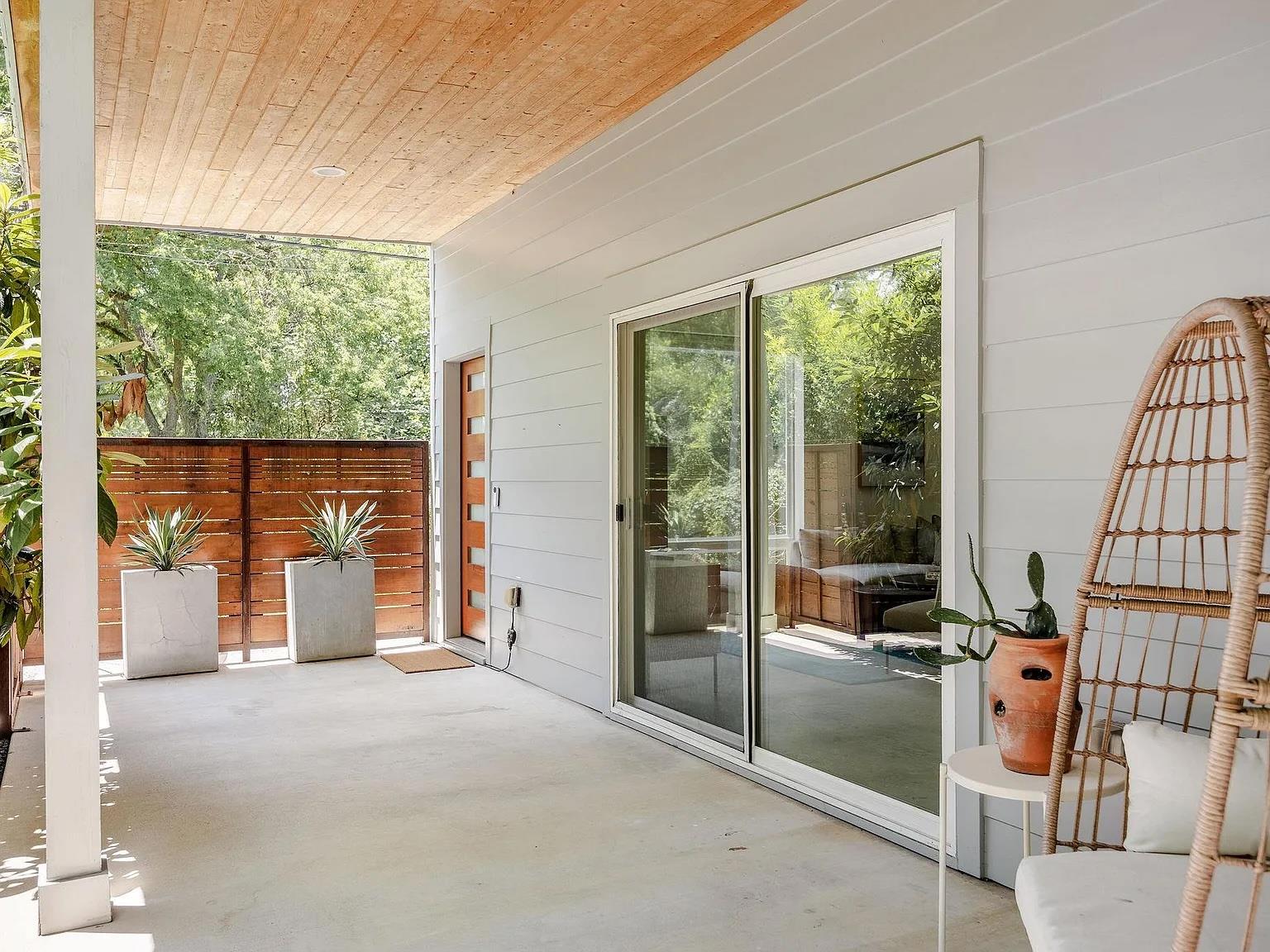 2211 Canterbury St # B, Austin, TX 78702