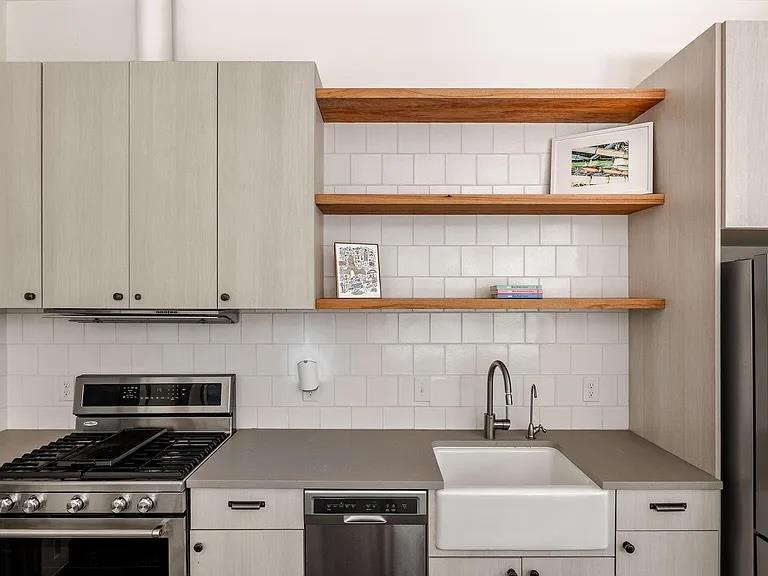 2211 Canterbury St # B, Austin, TX 78702