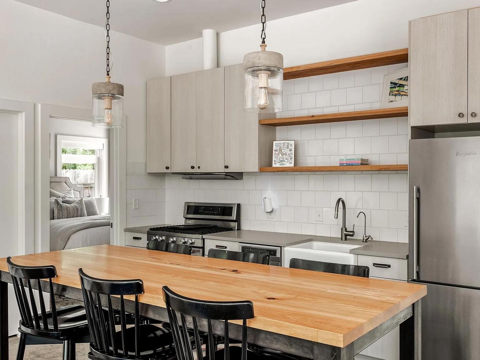 2211 Canterbury St # B, Austin, TX 78702