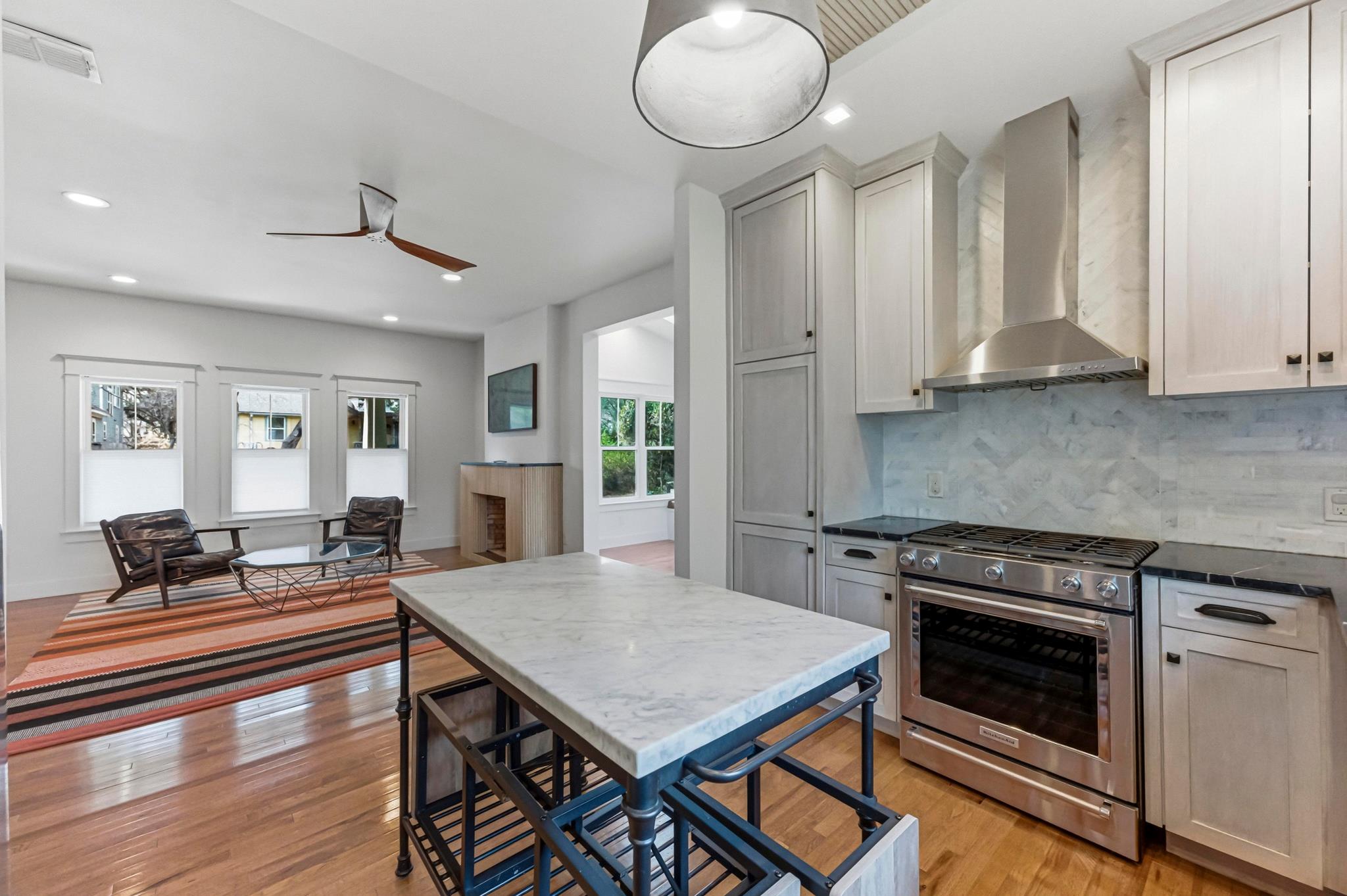 708 W Gibson St, Austin, TX 78704