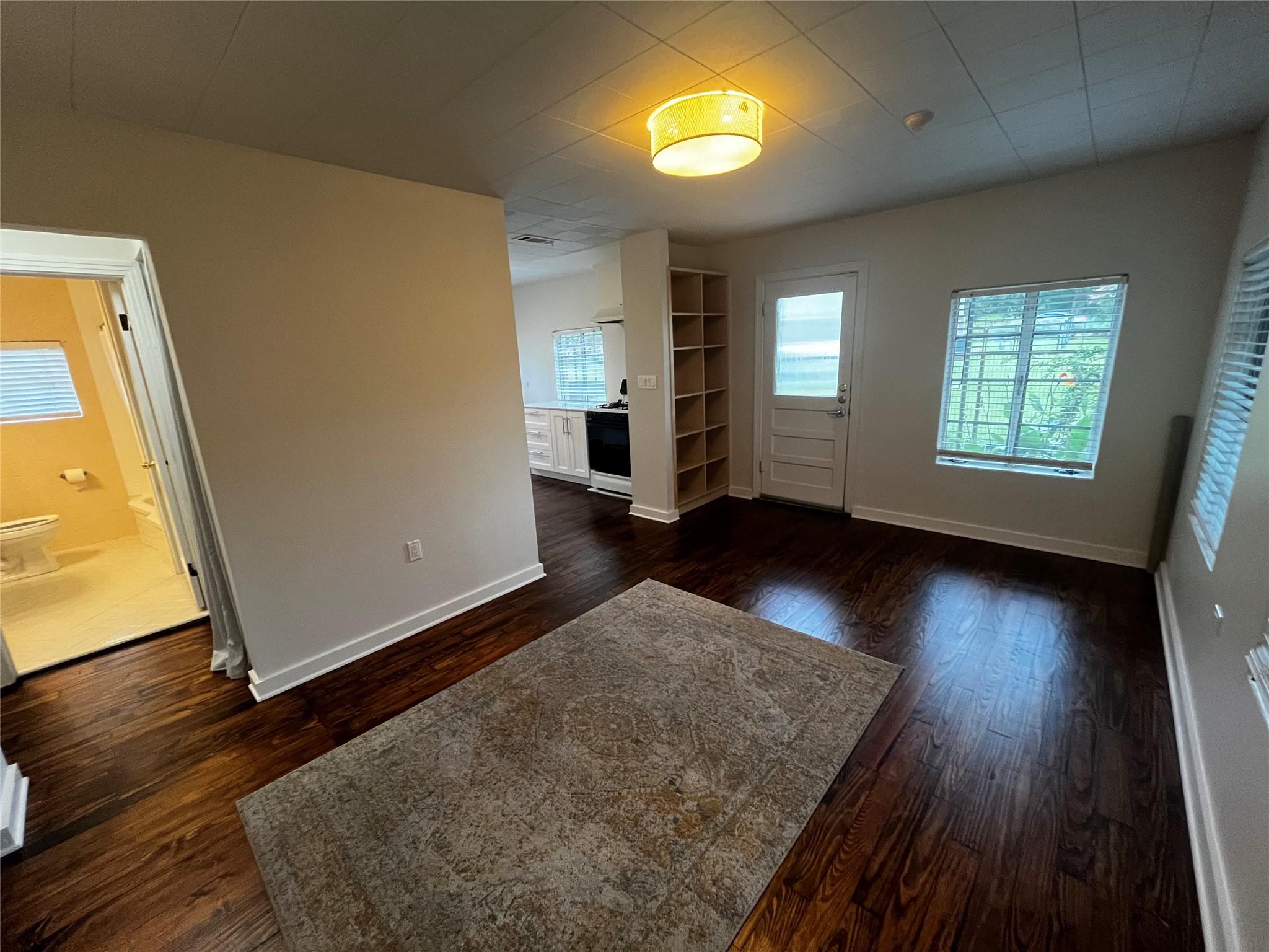 1011 E 9th St # B, Austin, TX 78702