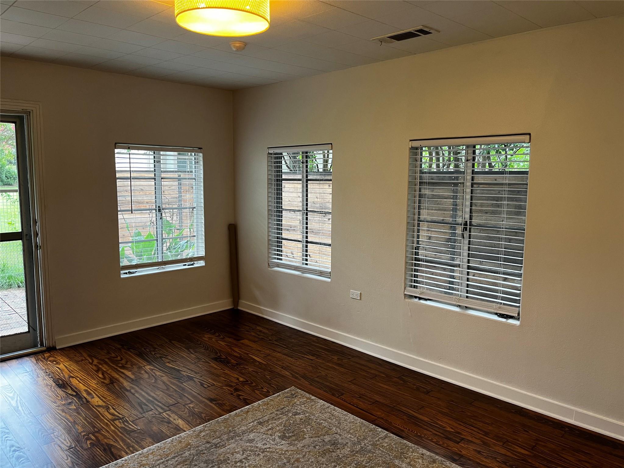 1011 E 9th St # B, Austin, TX 78702